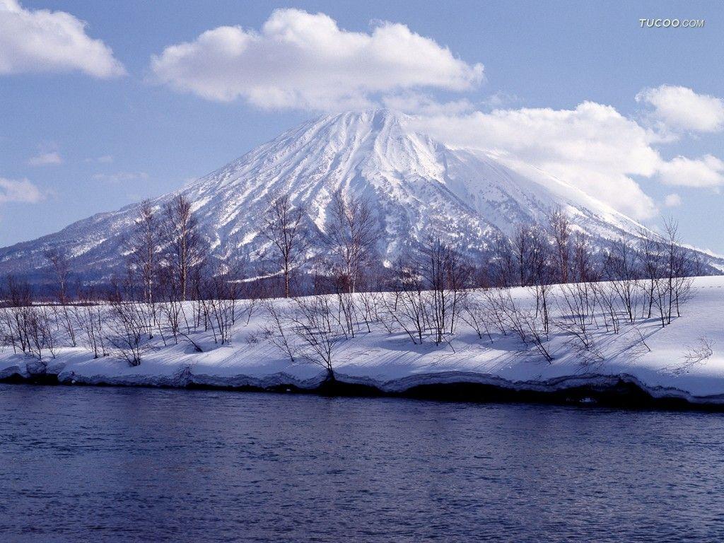 1024x768 Beautiful winter in Japan Hokkaido, 180 wallpaper