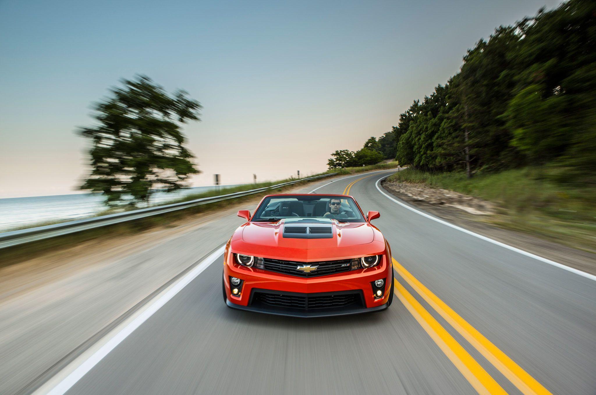 2048x1360 Camaro Zl1 Wallpaper