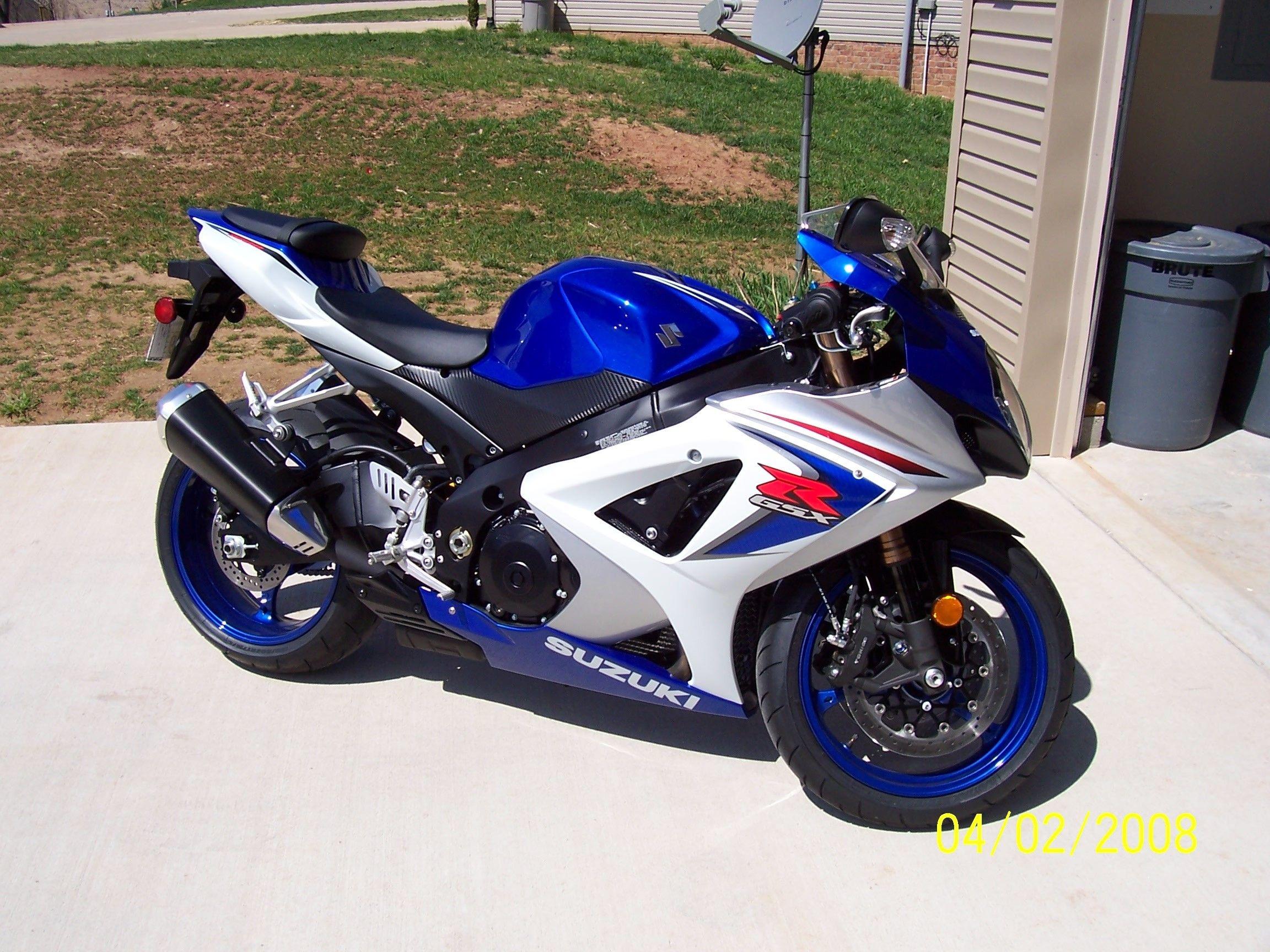 2304x1728 Gsxr Wallpaper