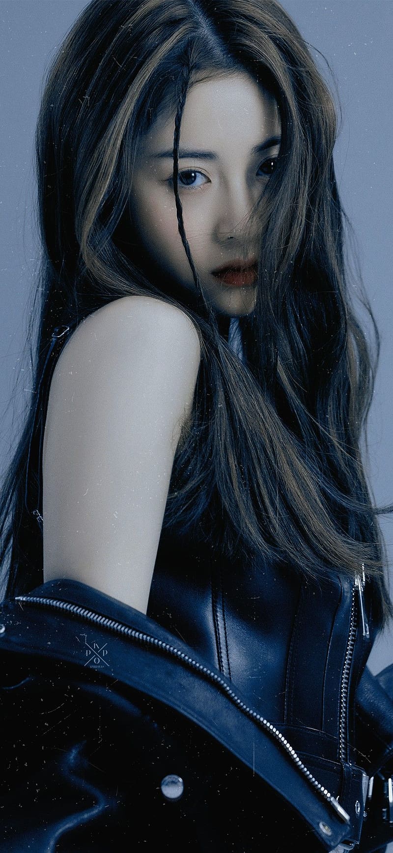 800x1733 LE SSERAFIM Lockscreeen. HUH YUNJIN