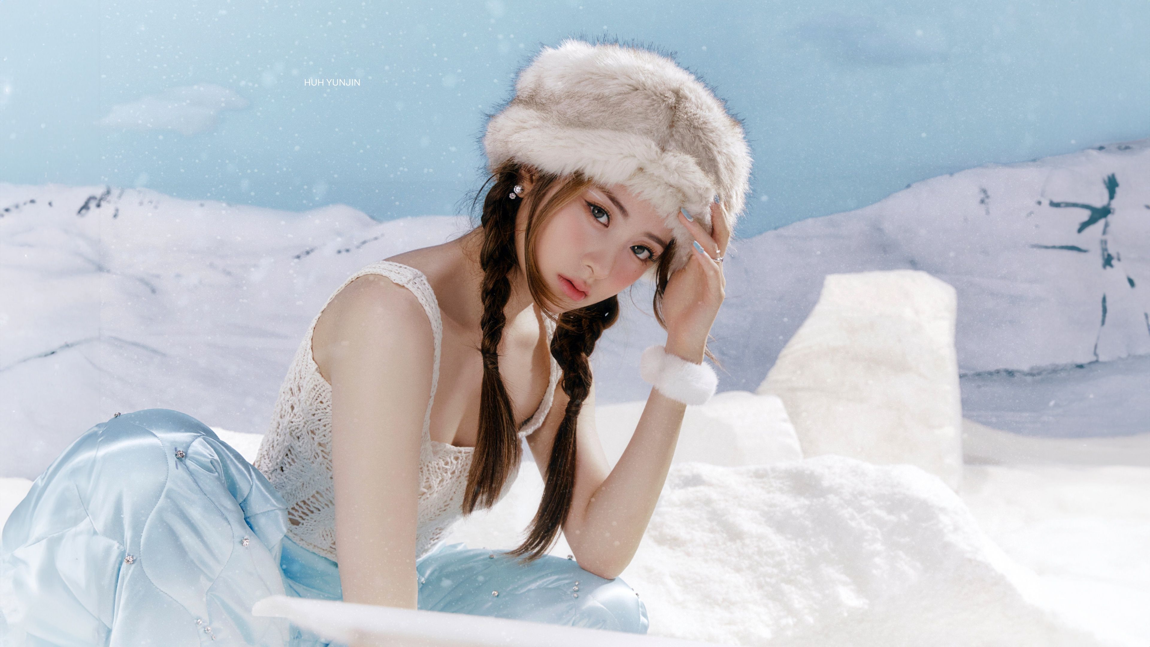 3840x2160 Huh Yunjin Wallpaper 4K, 5K, K Pop Singer