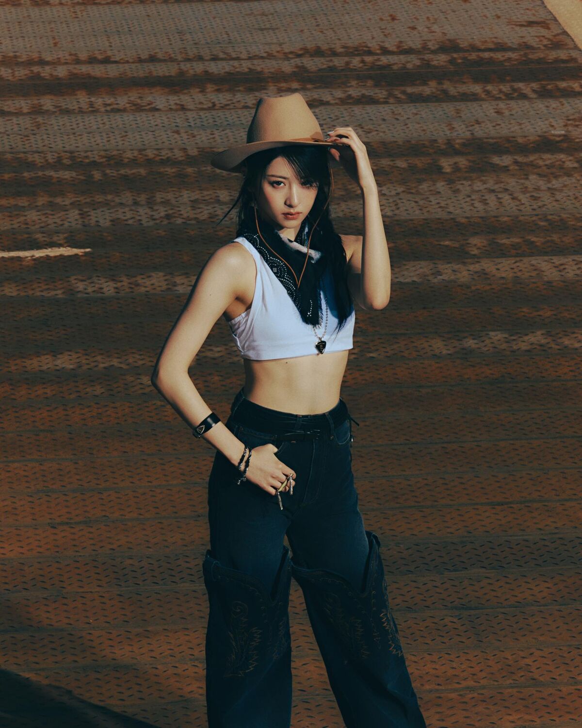 1200x1500 Huh Yunjin