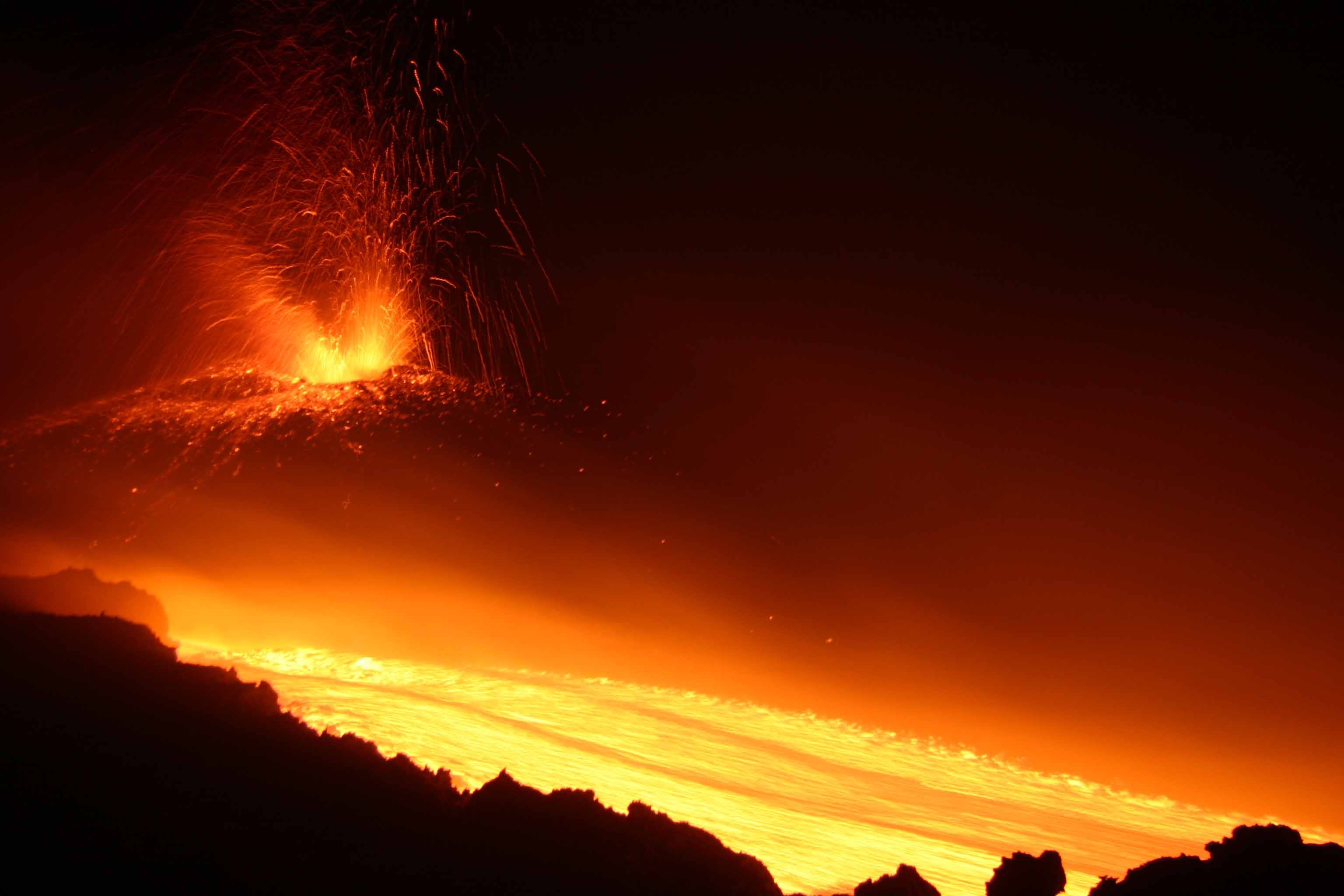 3072x2048 Mount Etna Wallpaper 24 image