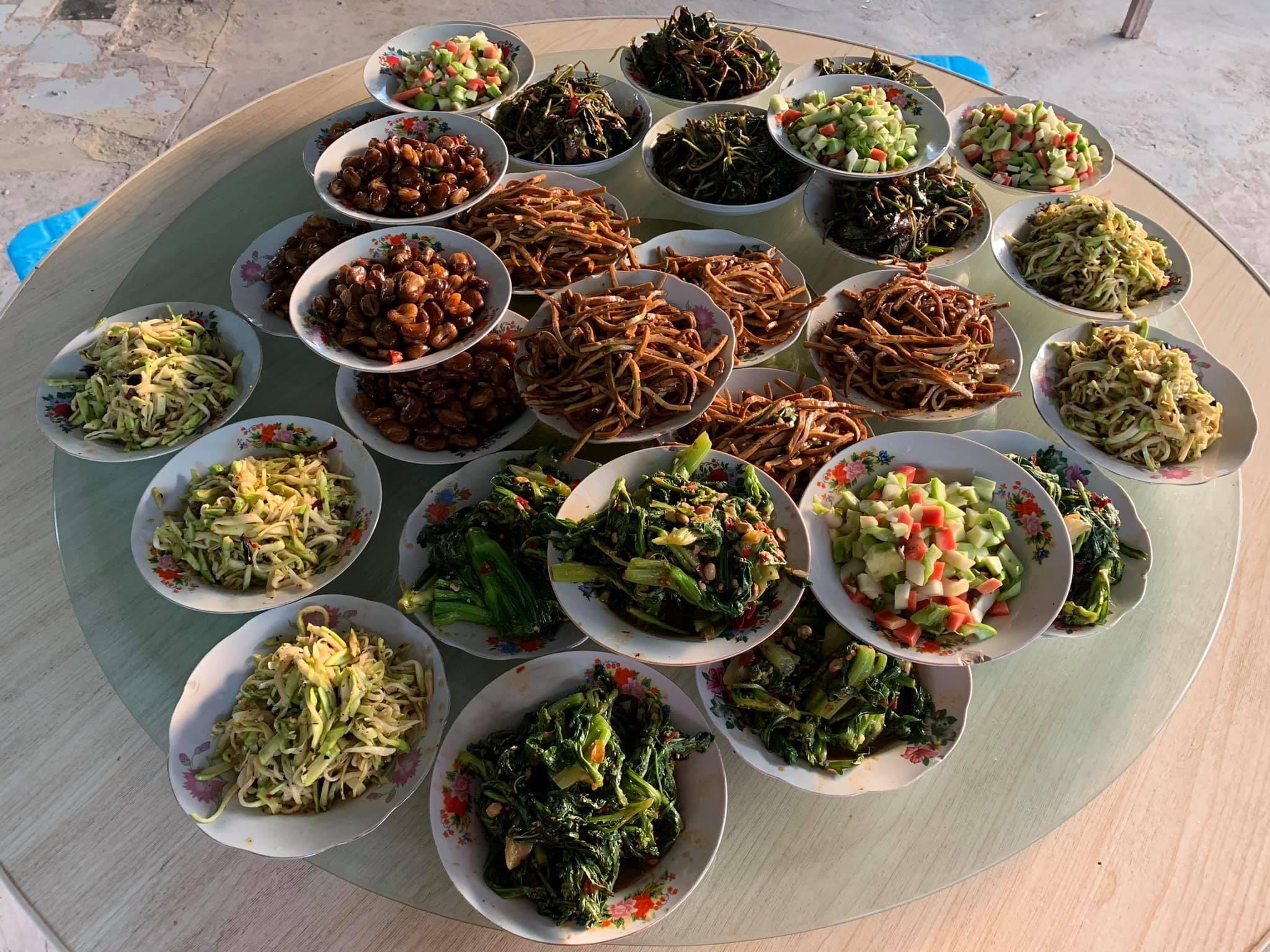 2048x1536 authentic homemade food for family