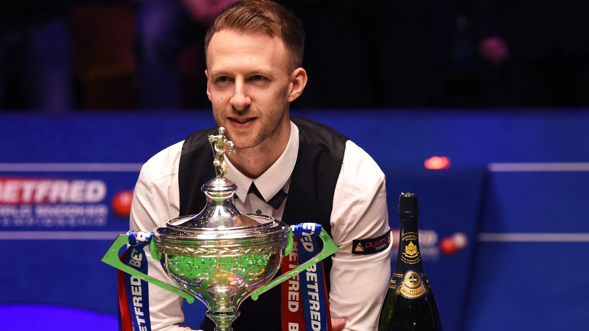 2048x1152 World Championship: Judd Trump begins