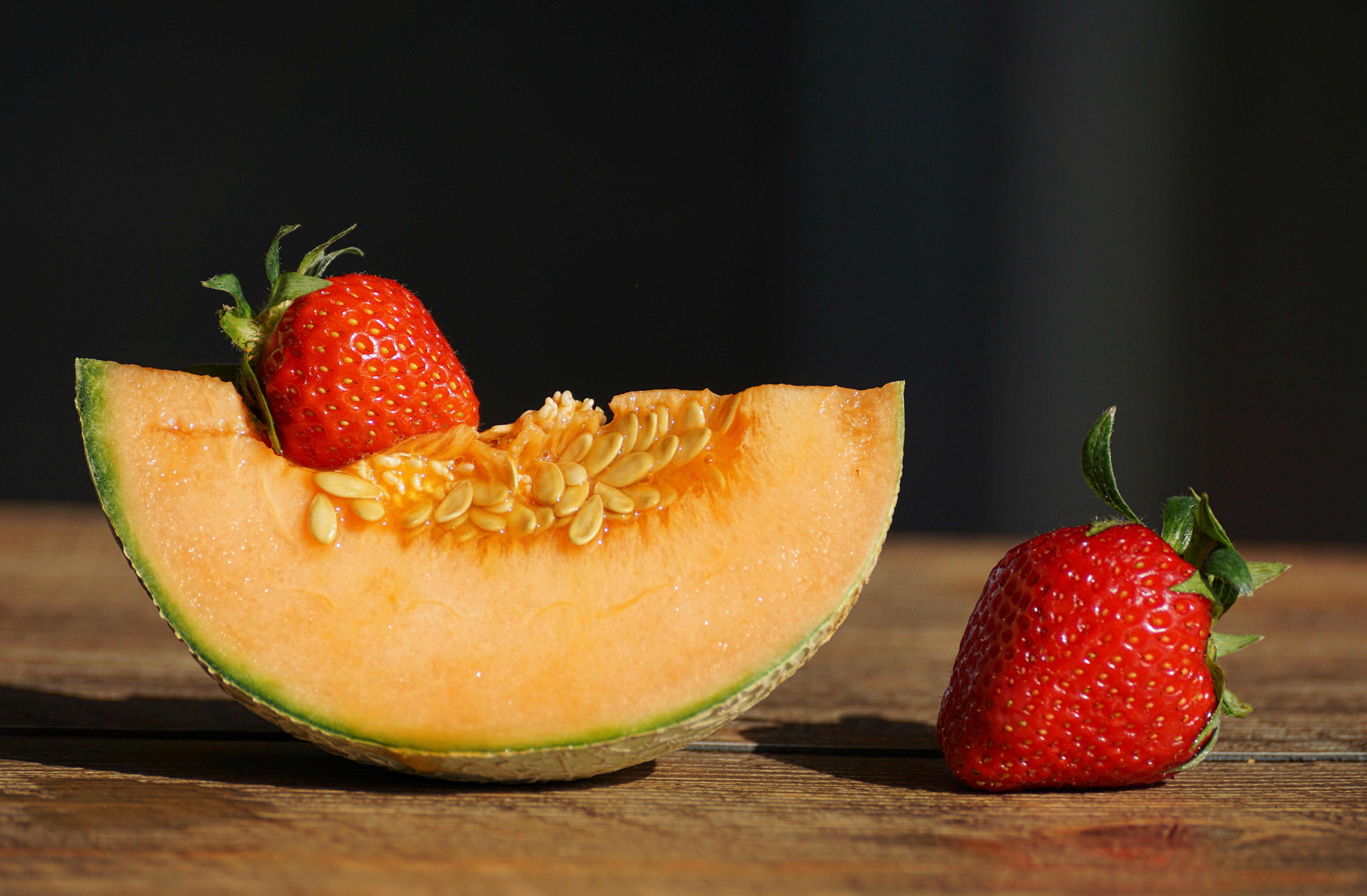 5826x3821 Melon Near Glass · Free