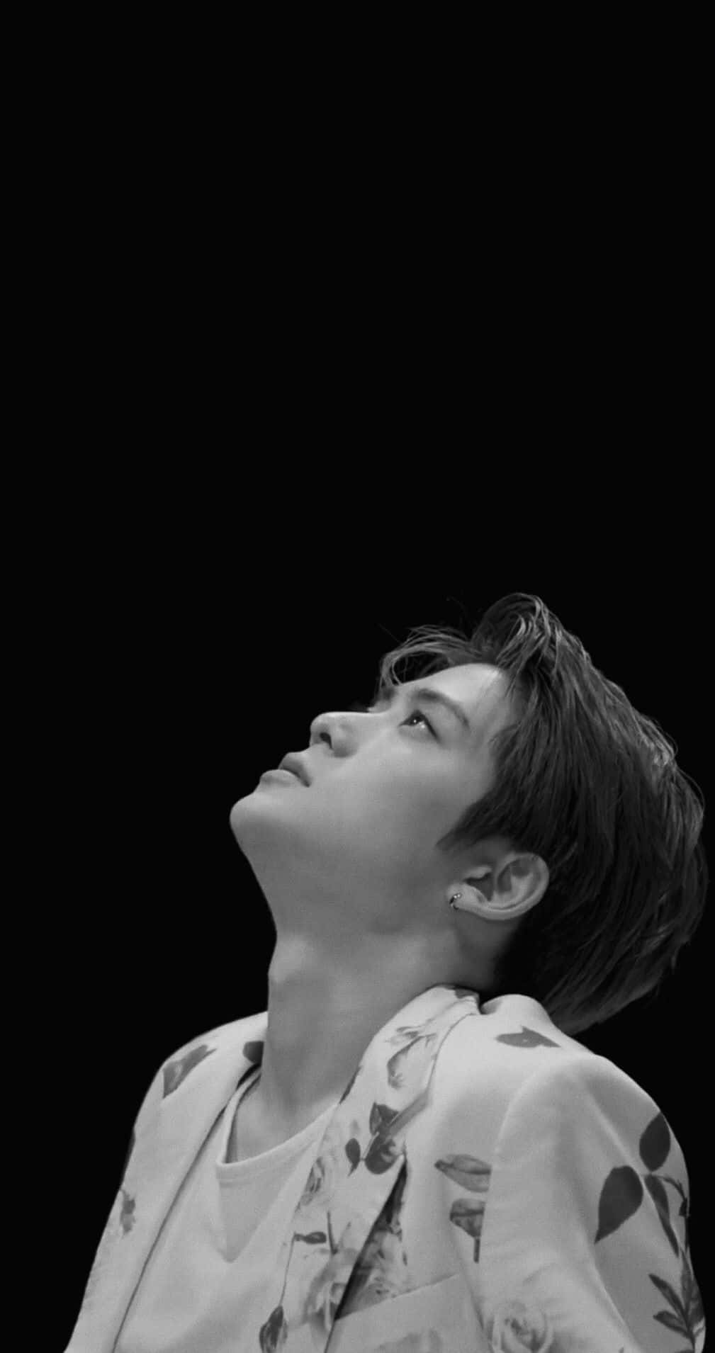 1009x1910 Download Black And White NCT Jaehyun Wallpaper