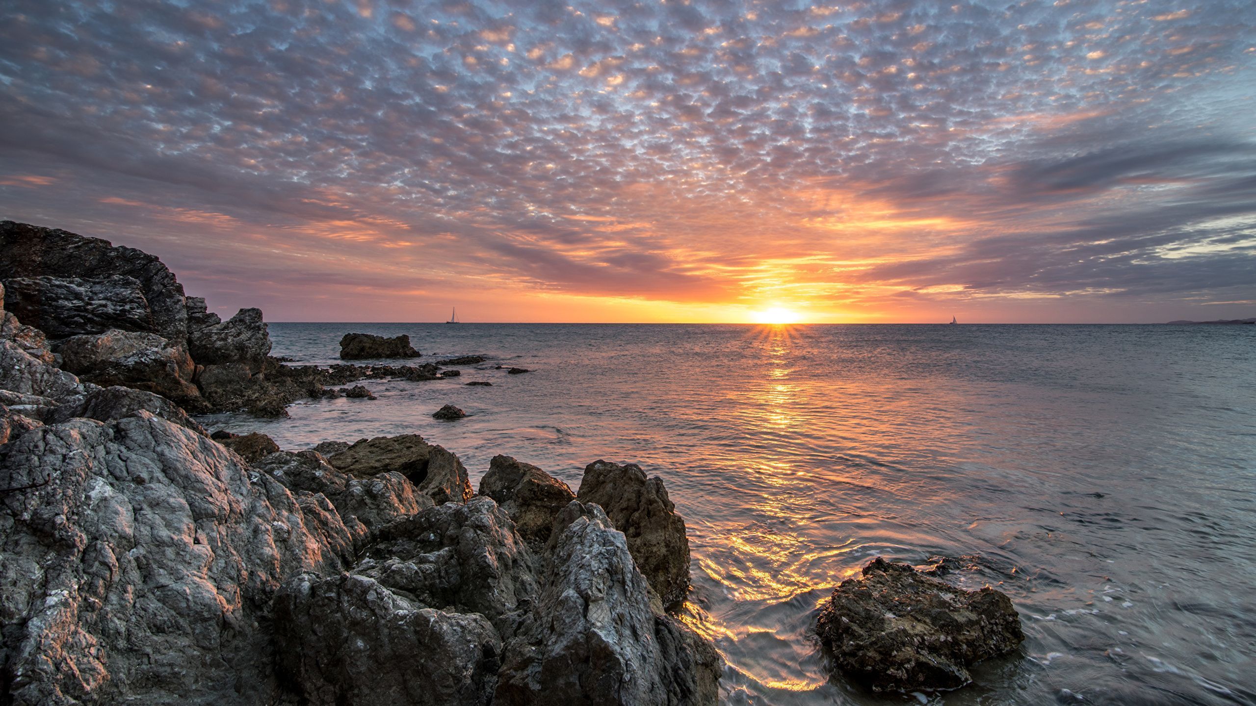 2560x1440 Image France New Caledonia Sea Cliff