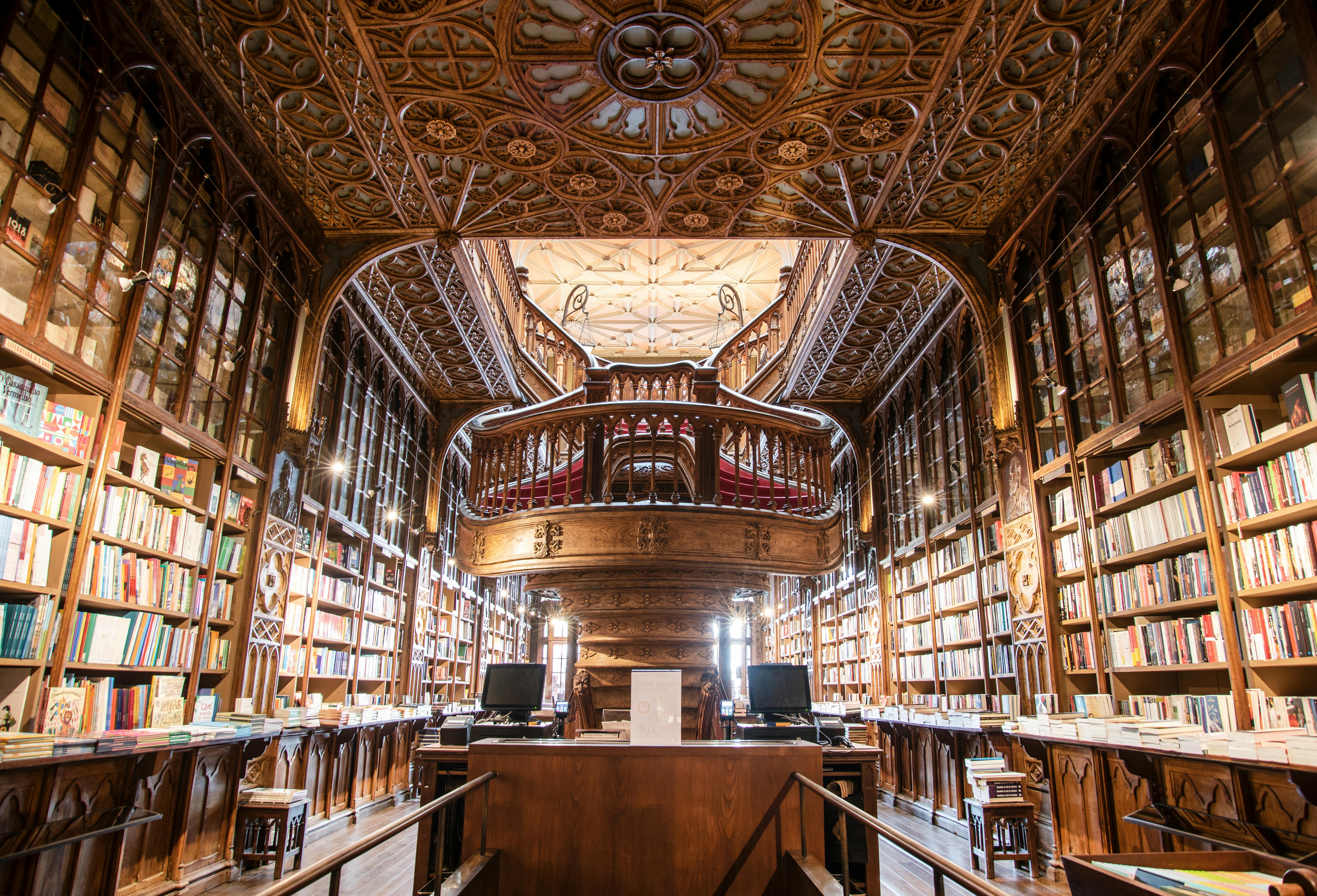 5904x4016 Best Library Photo · 100% Free