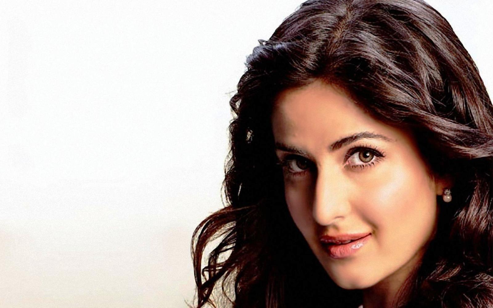 1600x1000 Katrina Kaif Background by Isaac Merle on Wallpaper