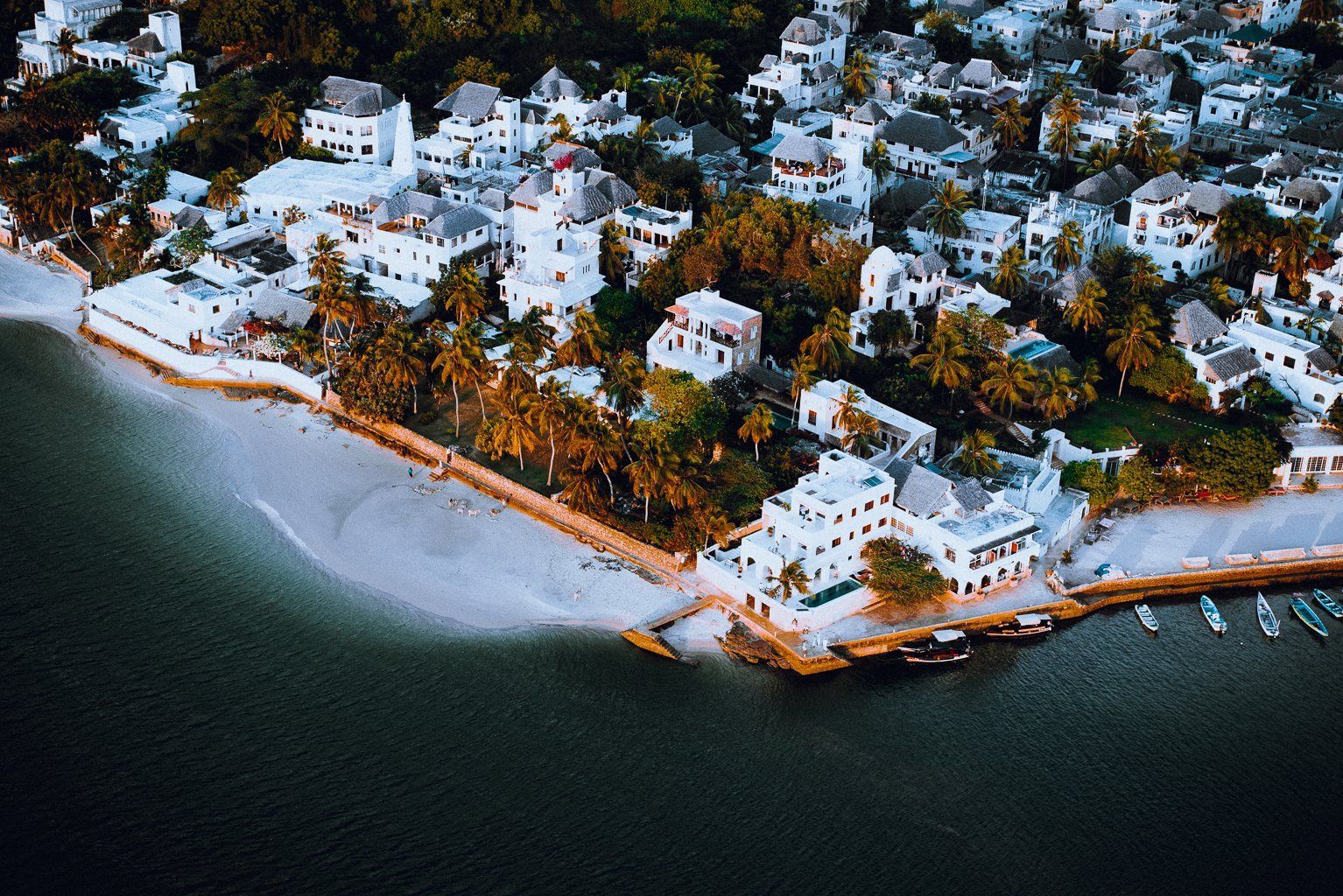 1534x1024 GALLERIES LAMU