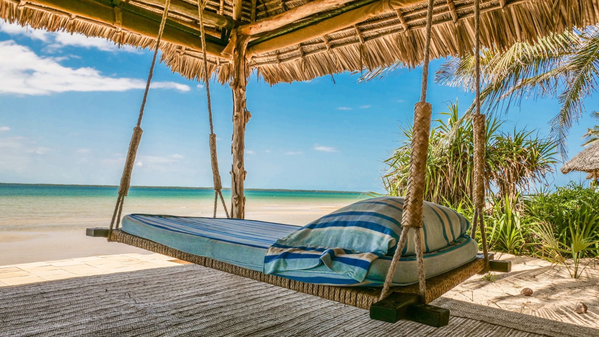 1920x1080 Manda Bay. SAFARI FRANK. Lamu, Kenya