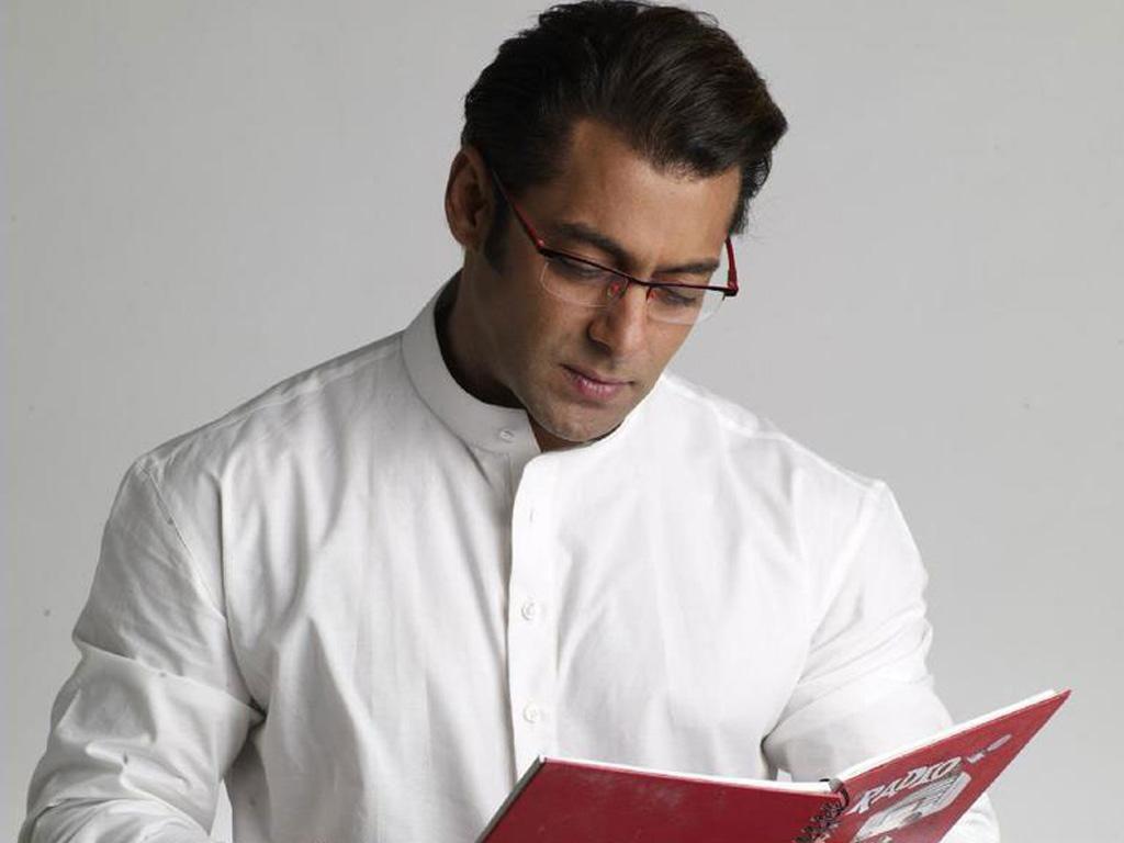 1024x768 TOp 55 Salman Khan HD Photo Gallery & Wallpaper Download