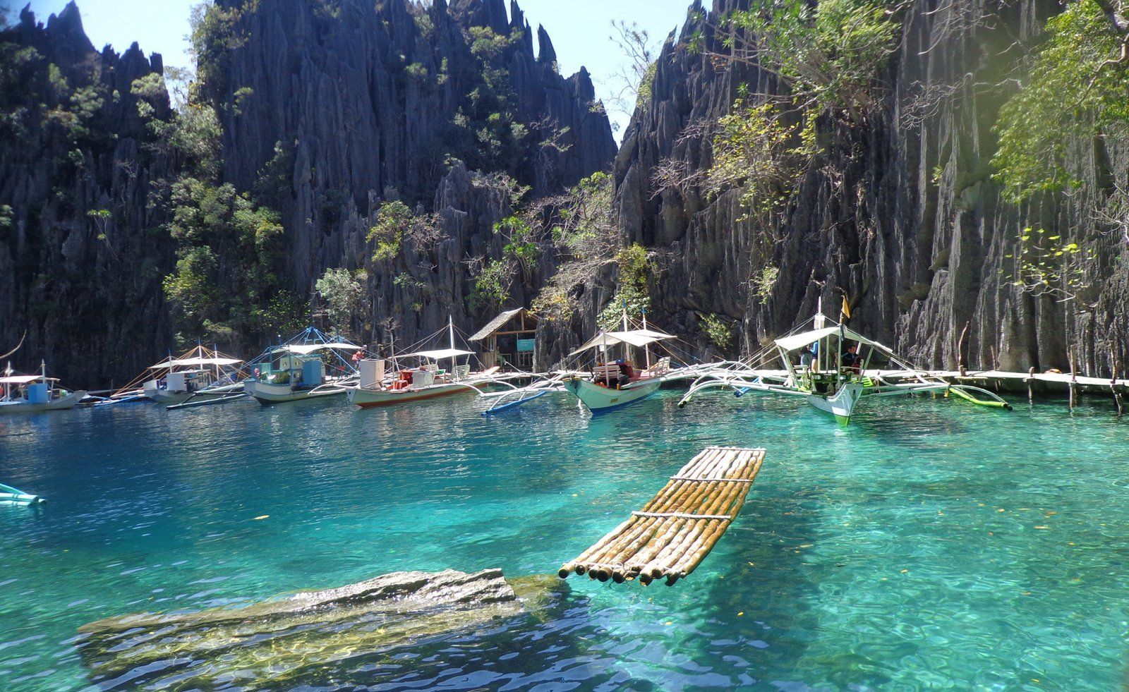 1600x981 Twin Lagoon Coron Palawan Wallpaper HD