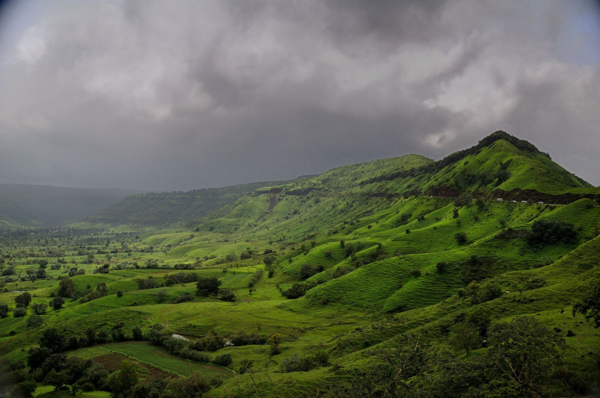 2048x1360 The Western Ghats in Konkan, India