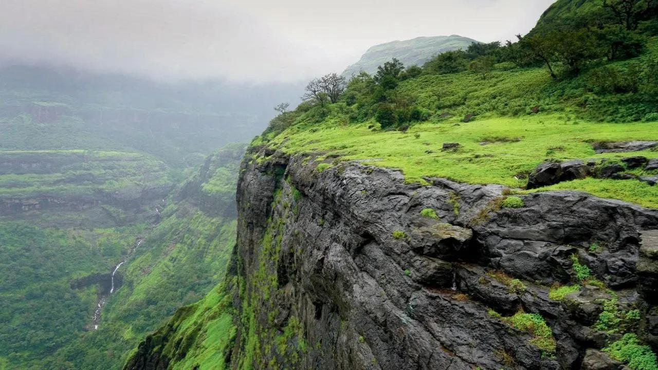 1280x720 trekking routes in the Western Ghats