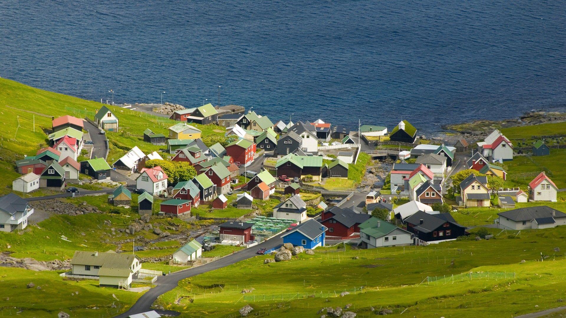 1920x1080 Beautiful Miniature Village Tilt Shift Wallpaper