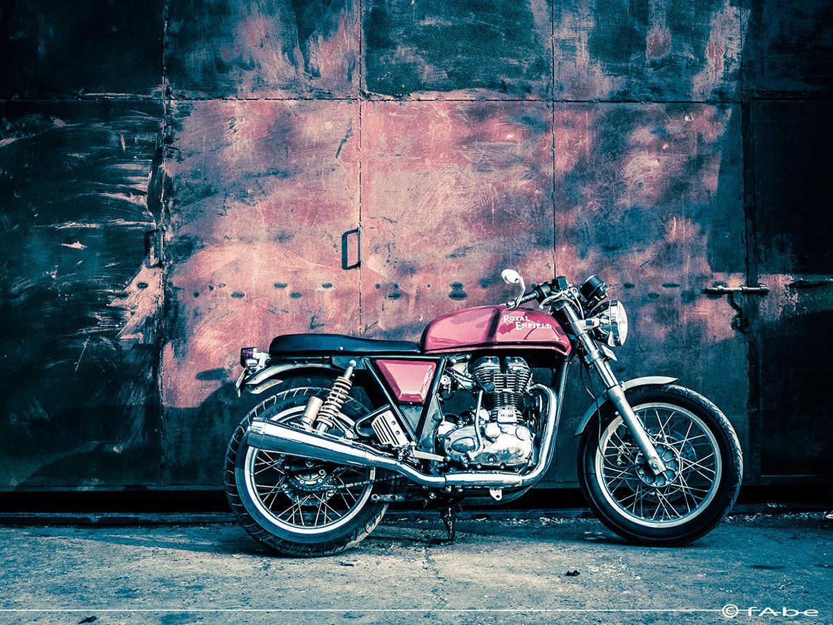 1200x900 RE Continental GT vs KTM 390