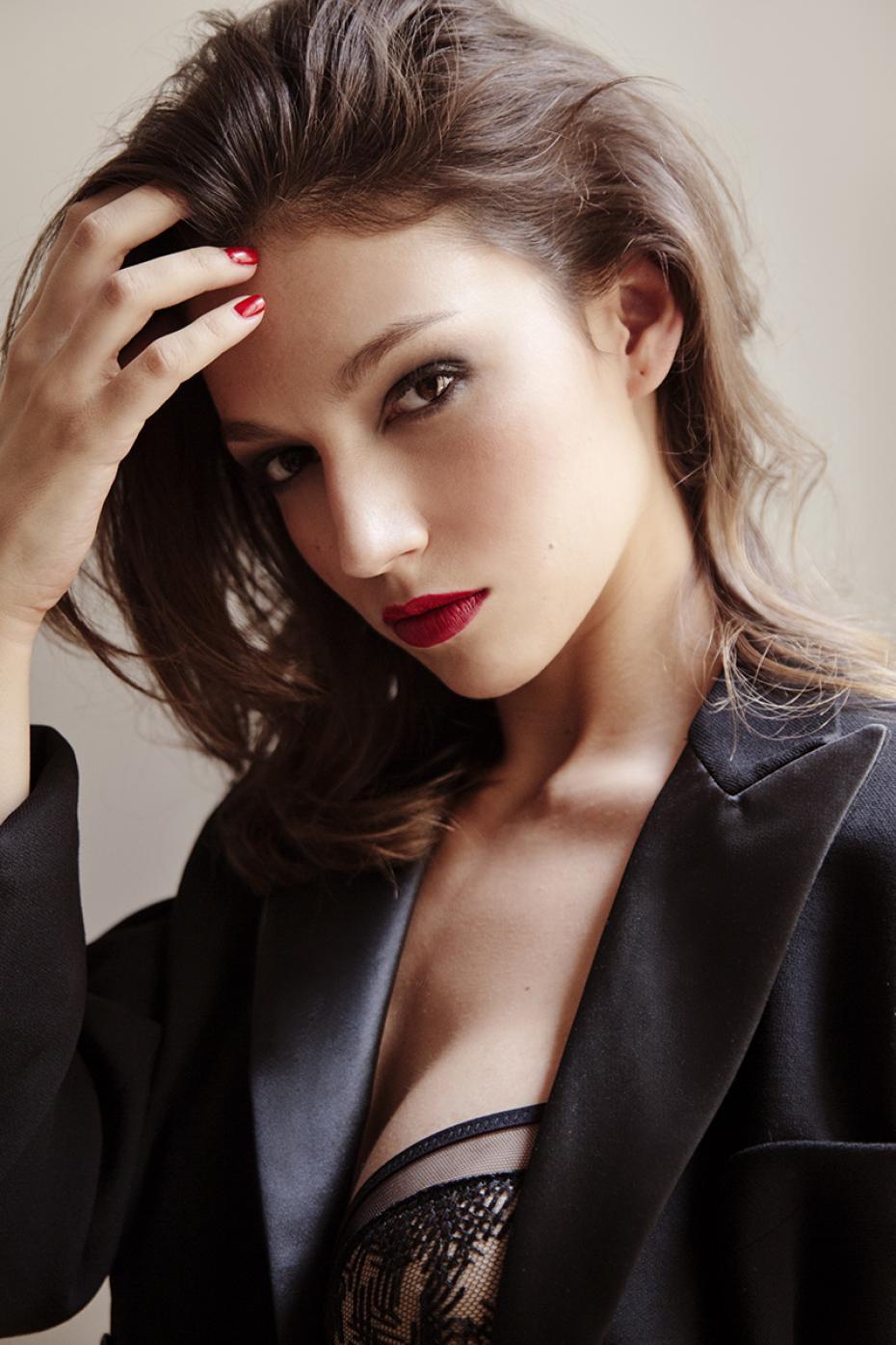 930x1395 Úrsula CORBERO : Biography and movies