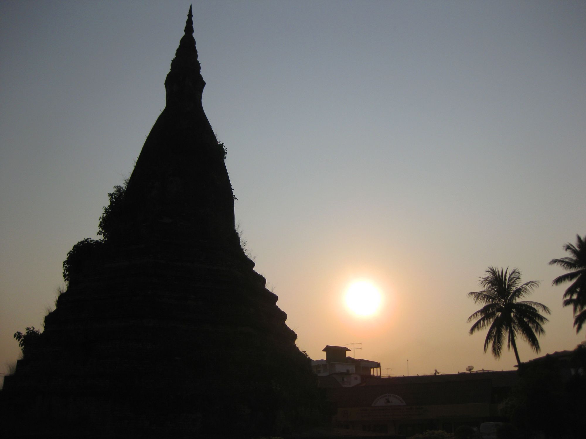 2000x1500 Vientiane: The sleeping capital. Not
