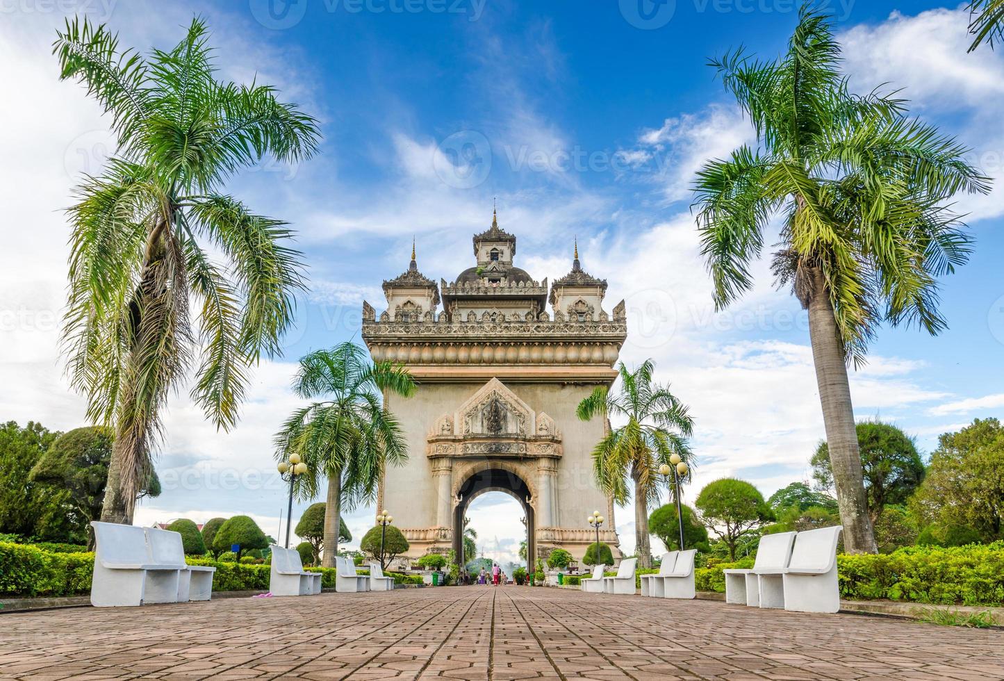 1445x980 Laos, Vientiane Arch monument