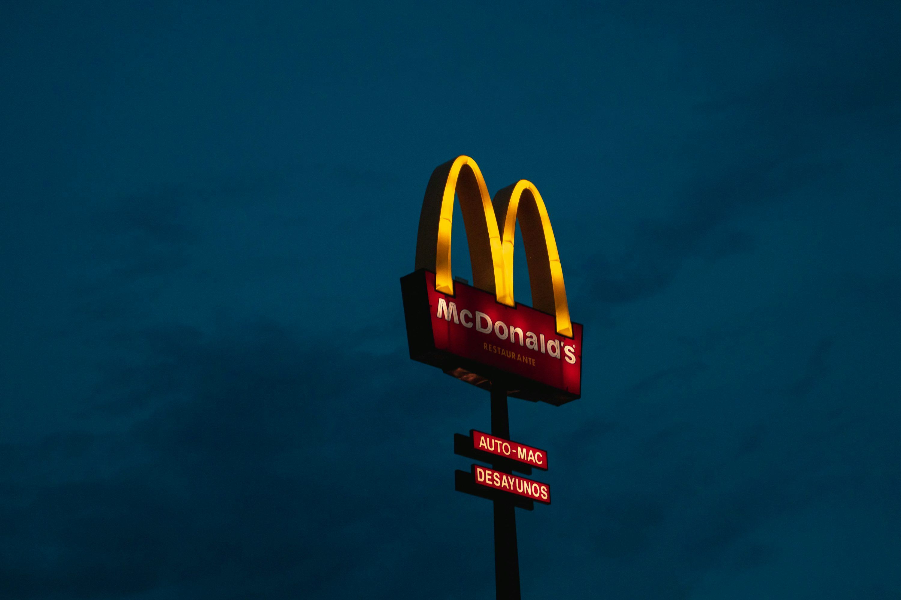 3000x2000 McDonald LED signage photo