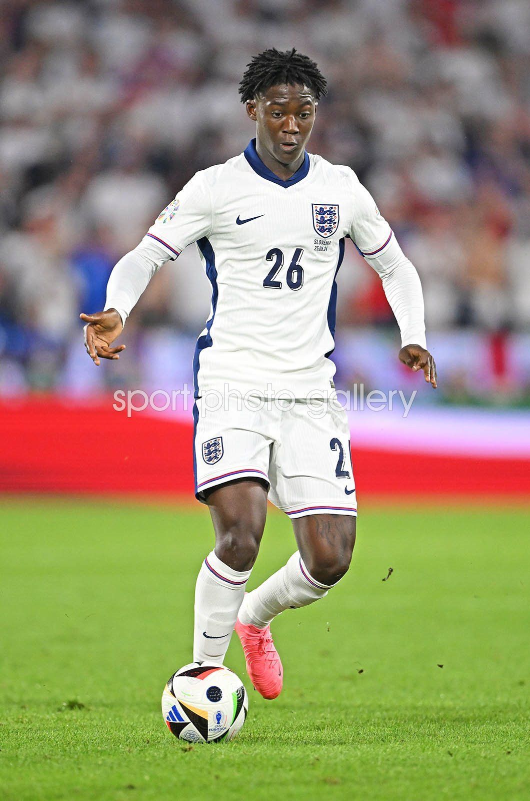 1060x1600 Kobbie Mainoo England v Slovenia Group