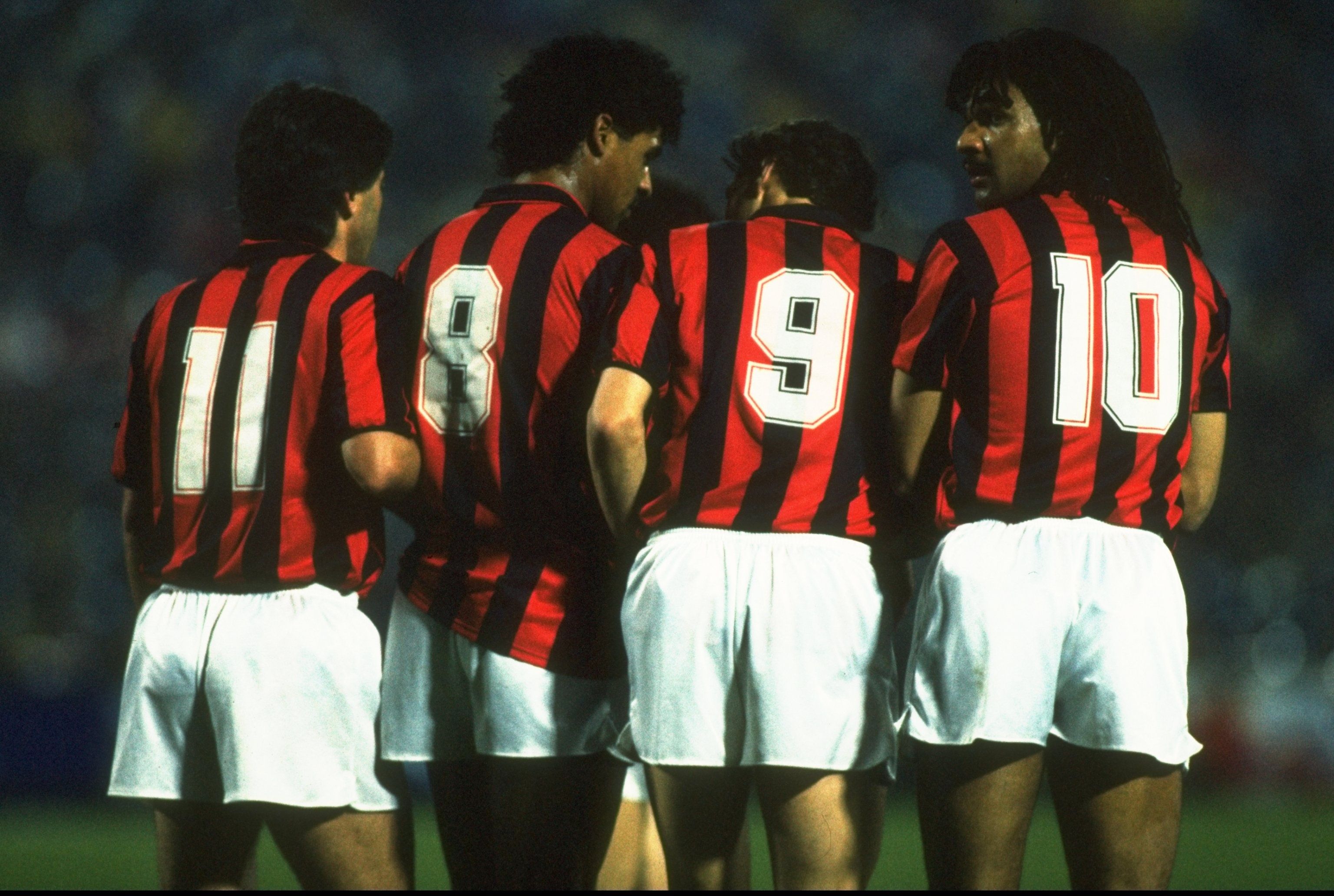 3072x2064 Wallpaper retro, Milan, wall, Ruud