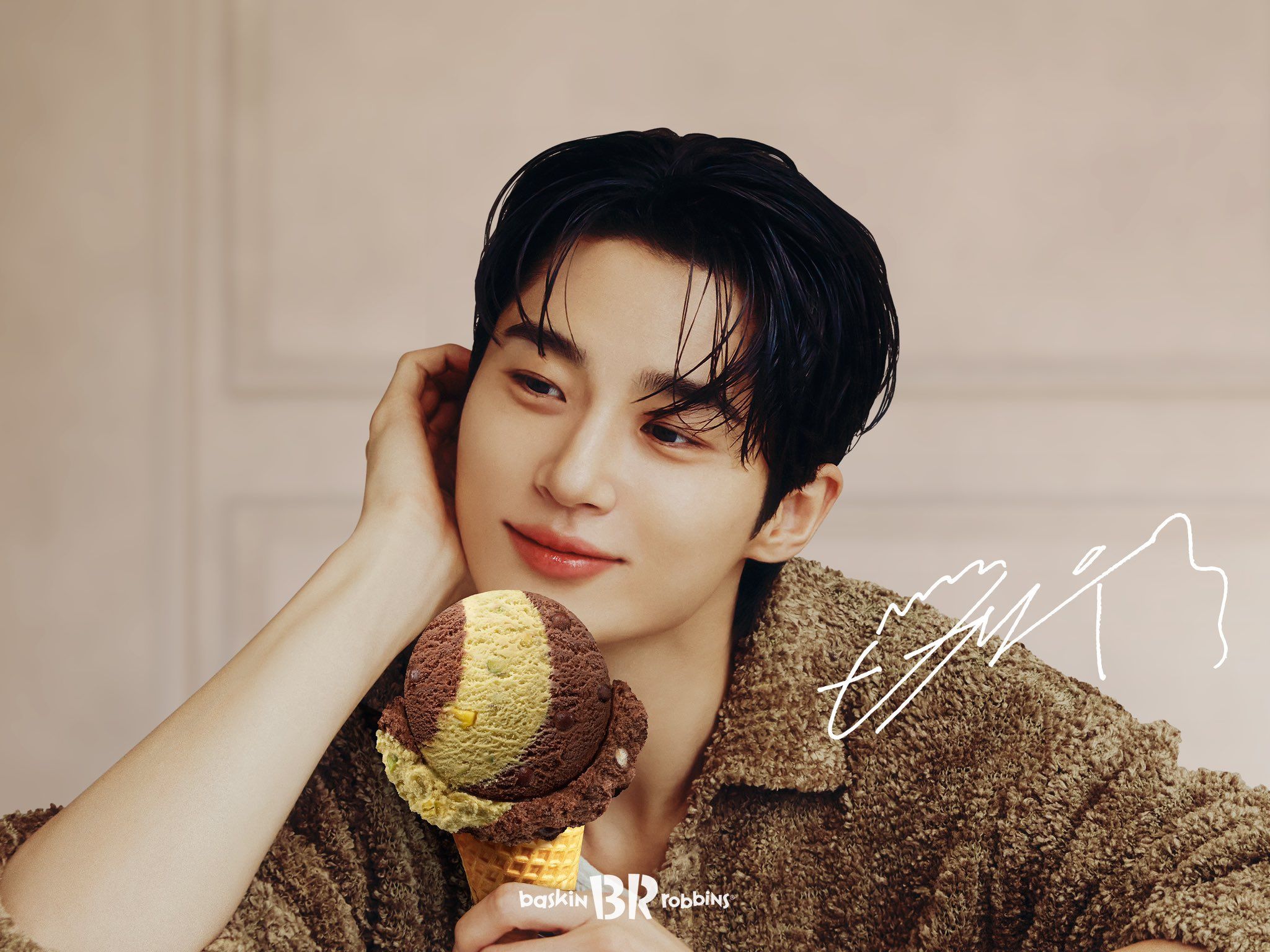 2048x1536 Byeon Woo Seok X Baskin Robbins
