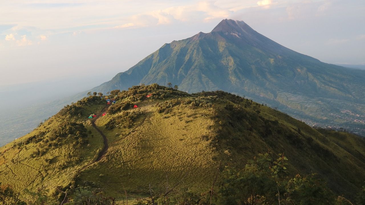 1280x720 Mount Merbabu Indonesia Mountain