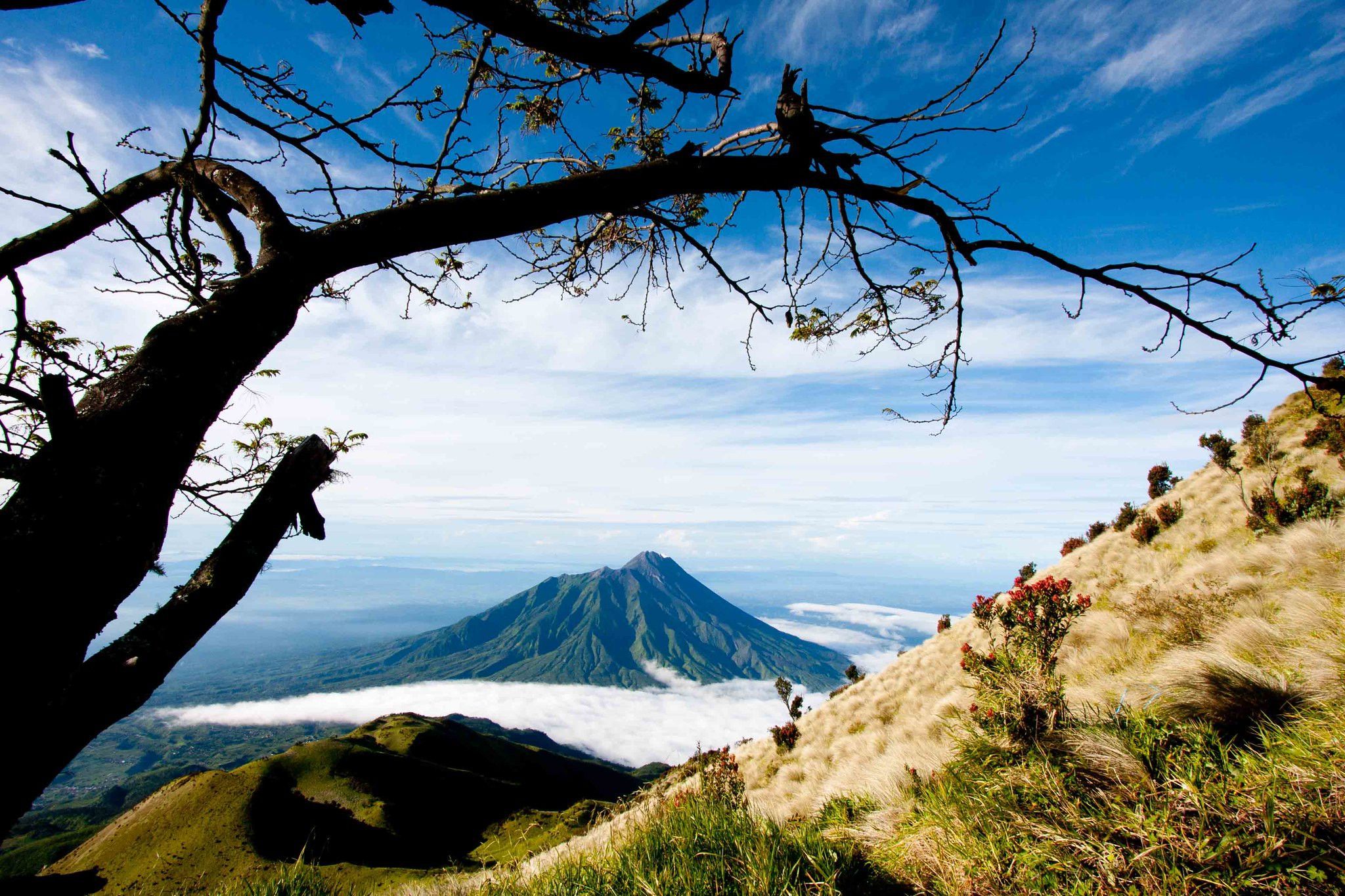 2048x1365 Merbabu Mountain