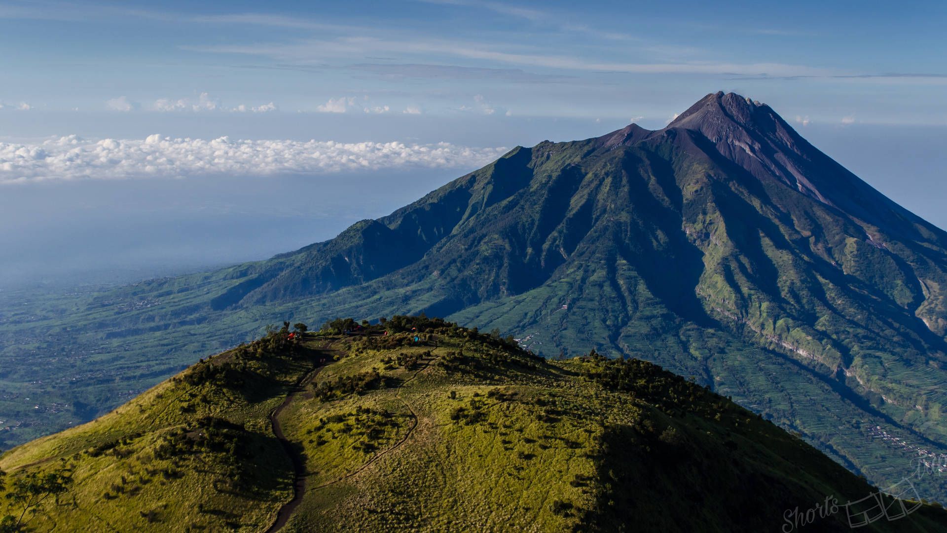 1920x1080 Climbing Merbabu at night without guide