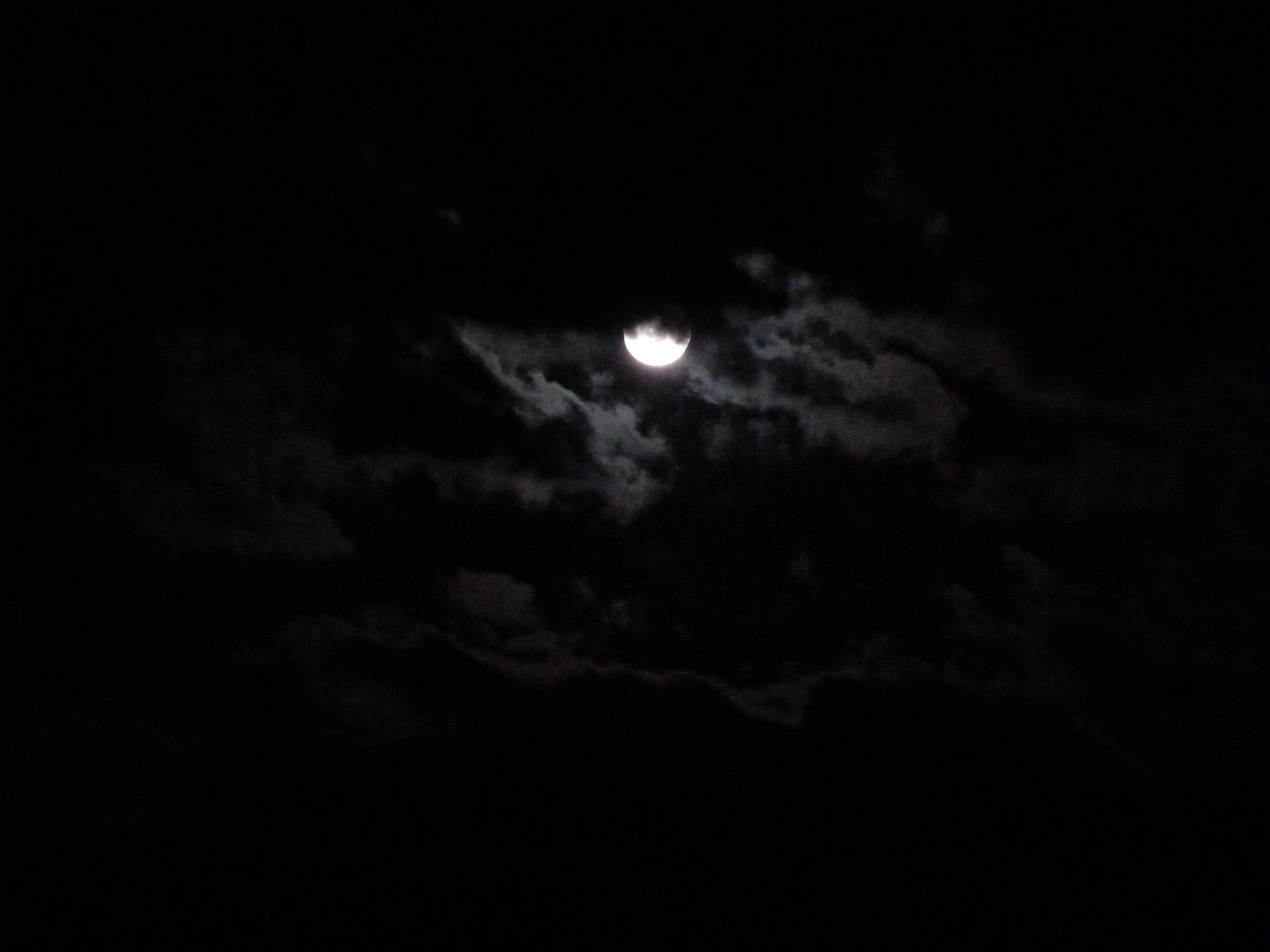 1920x1440 Dark Night Wallpaper