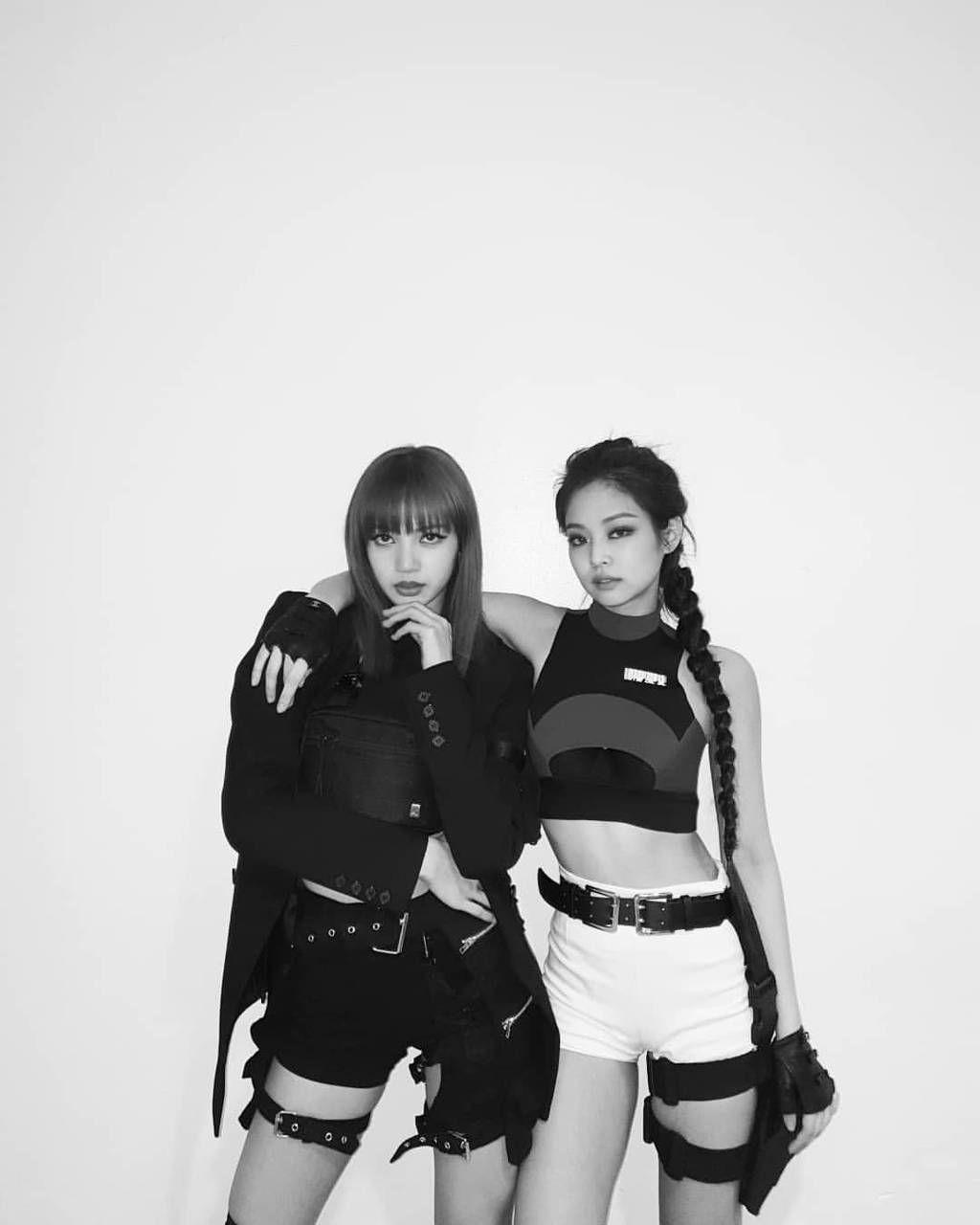 1024x1280 Lisa and jennie Wallpaper