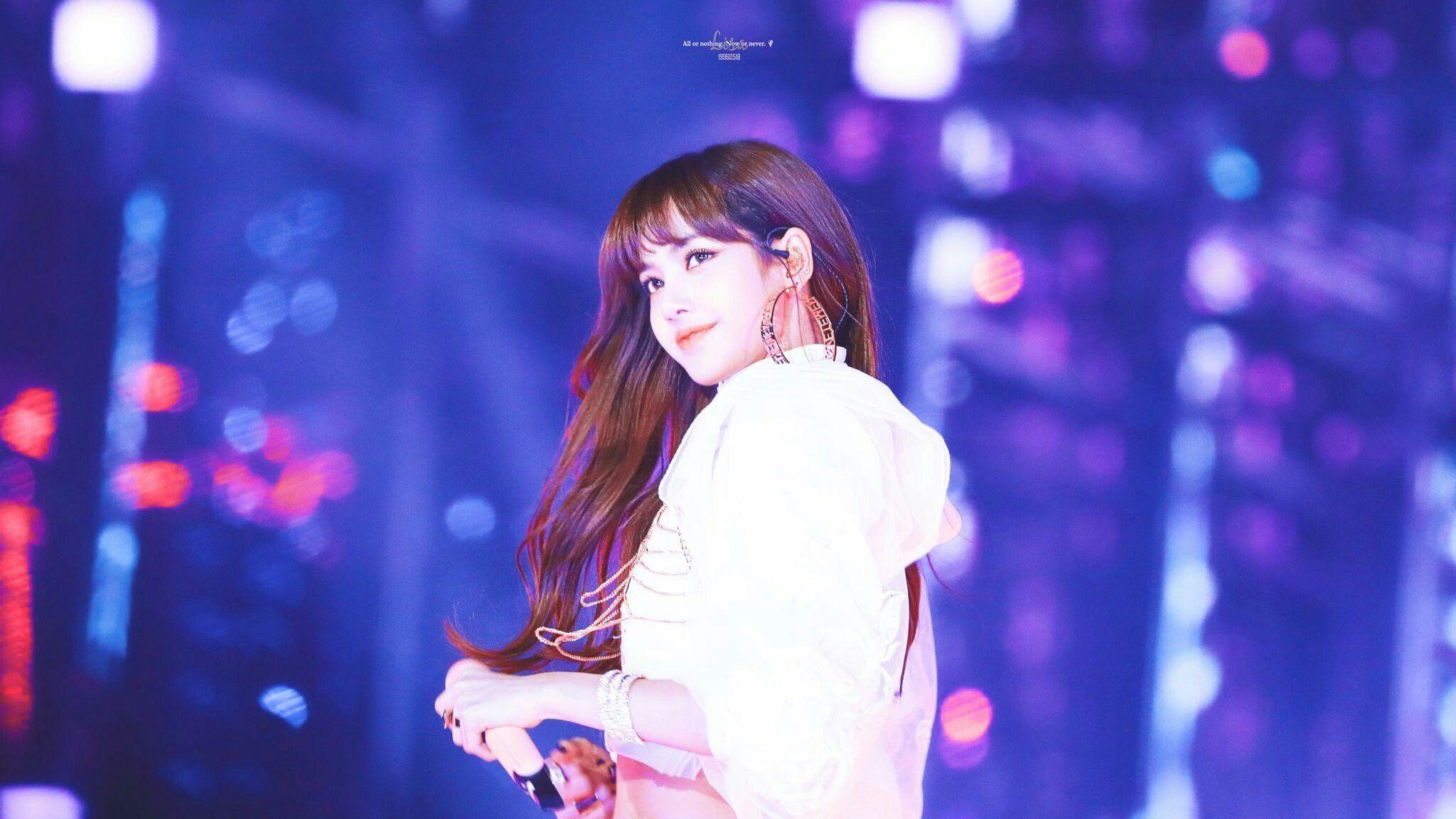 2048x1152 Blackpink Lisa HD Picture Log Wall