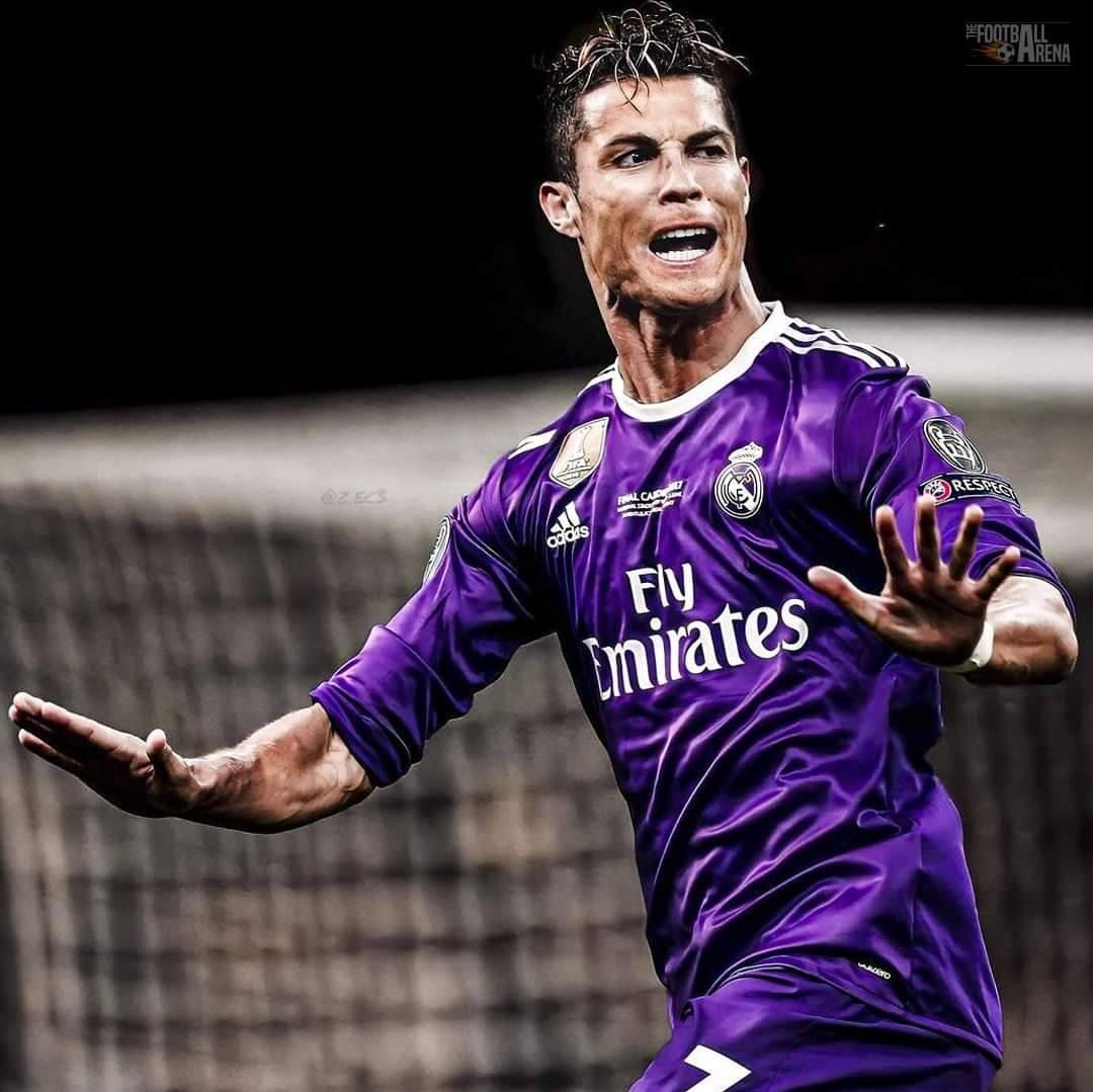 1080x1079 Ronaldo Purple Jersey Wallpaper
