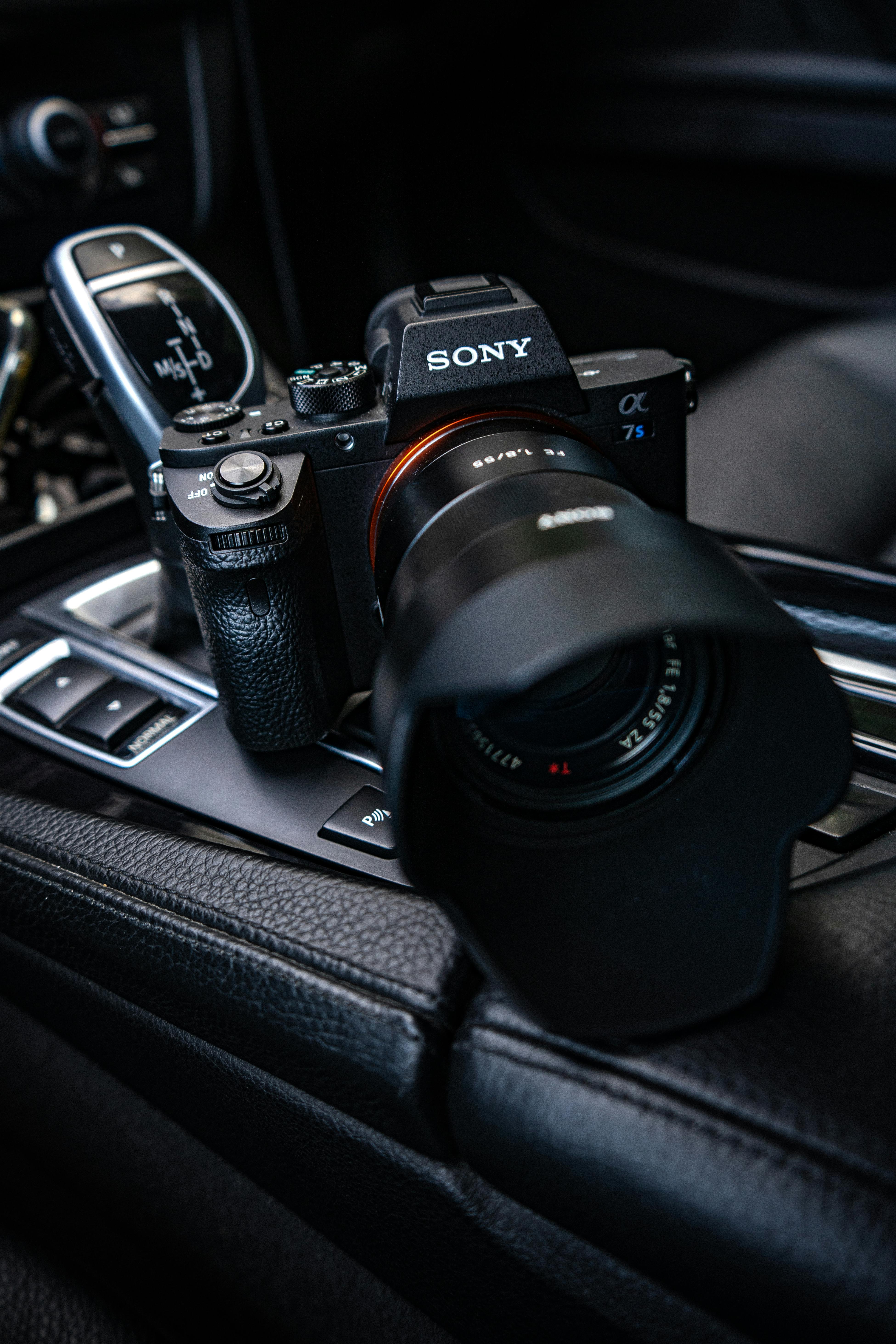 3901x5851 Display of Cameras · Free