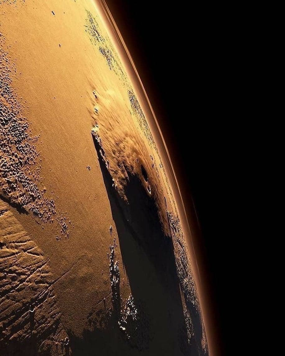 917x1146 Olympus Mons on Mars, the largest