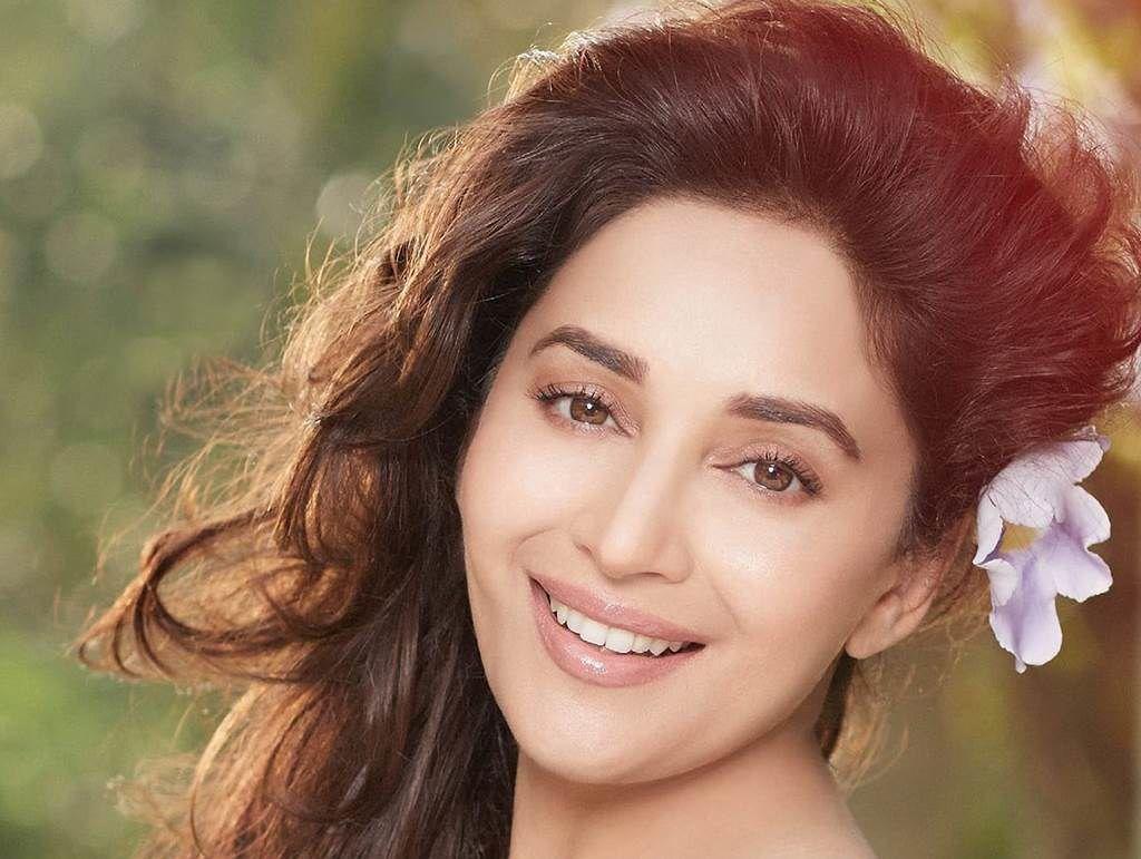 1024x771 new update Madhuri Dixit HD Wallpaper
