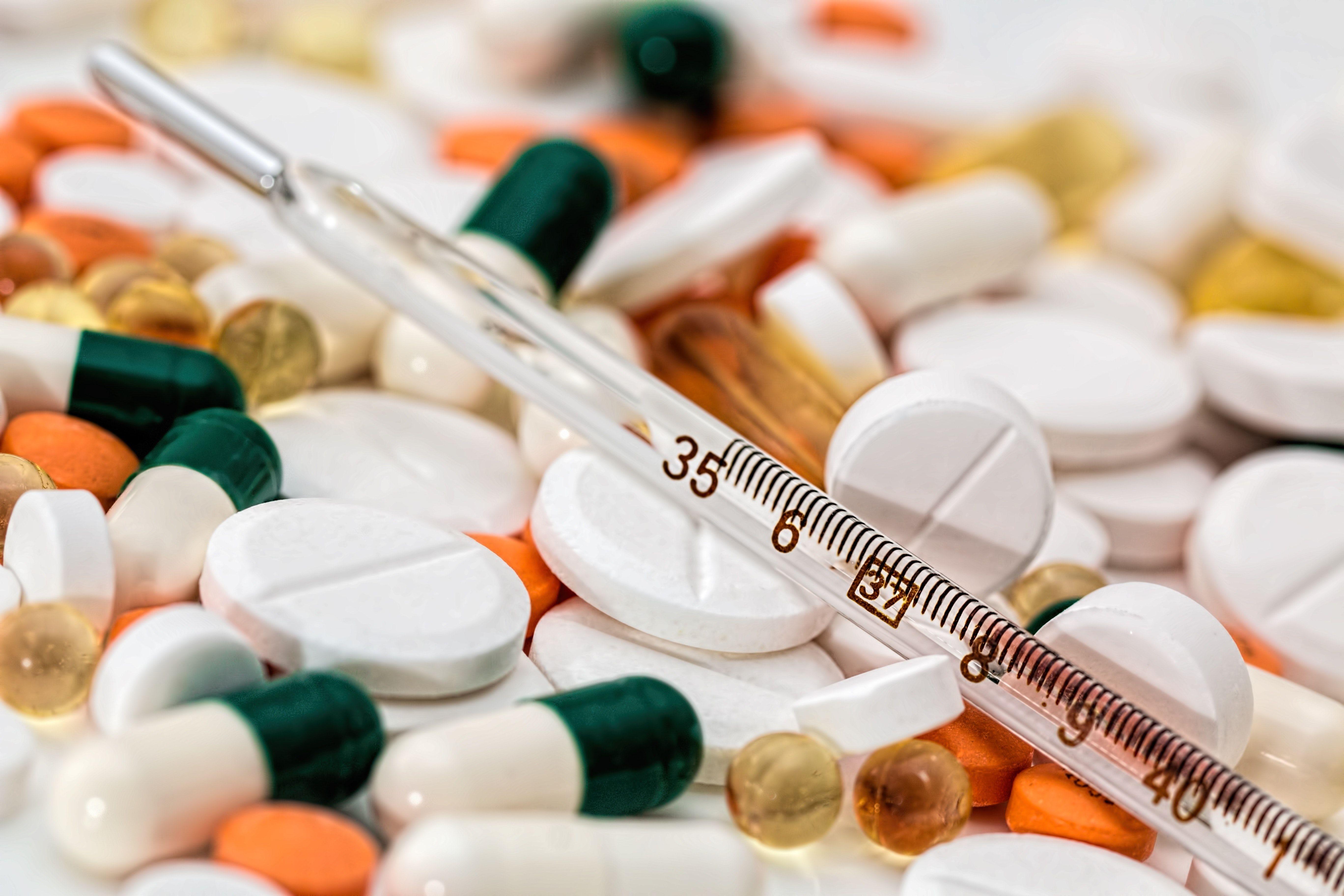 5472x3648 Thermometer on Medical Pills · Free