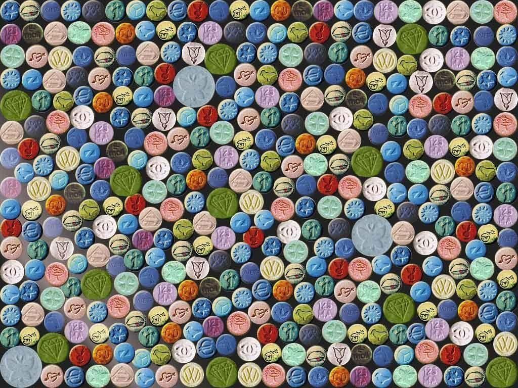 1024x768 Pills Wallpaper