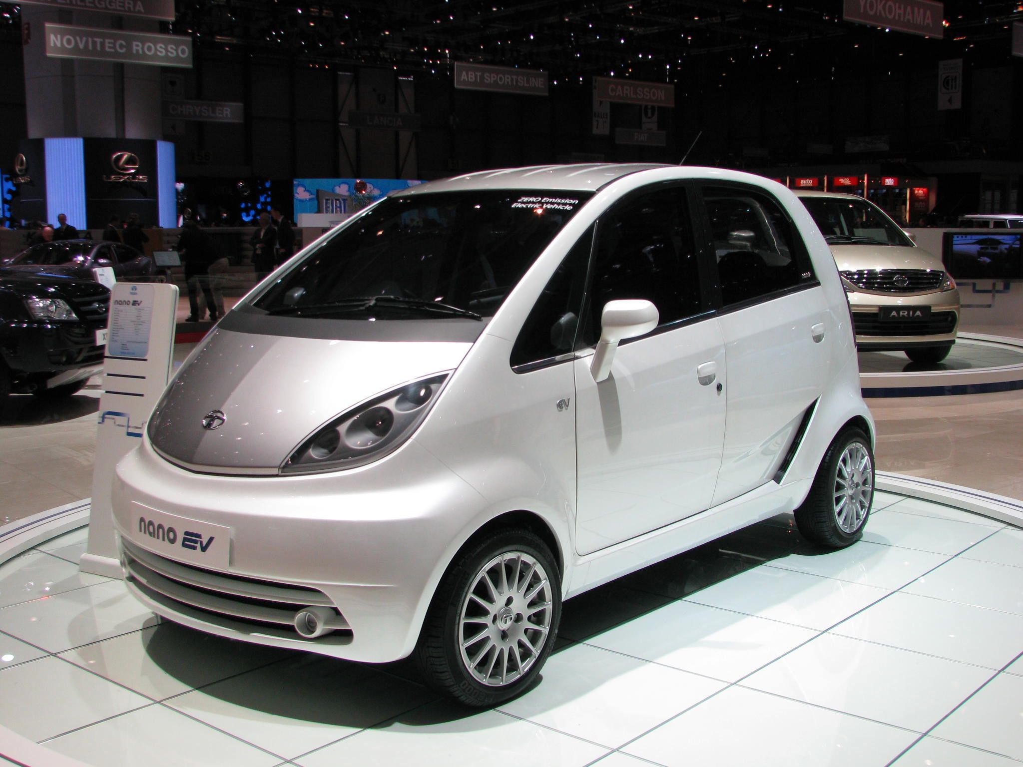 2048x1536 Electric car Tata Nano