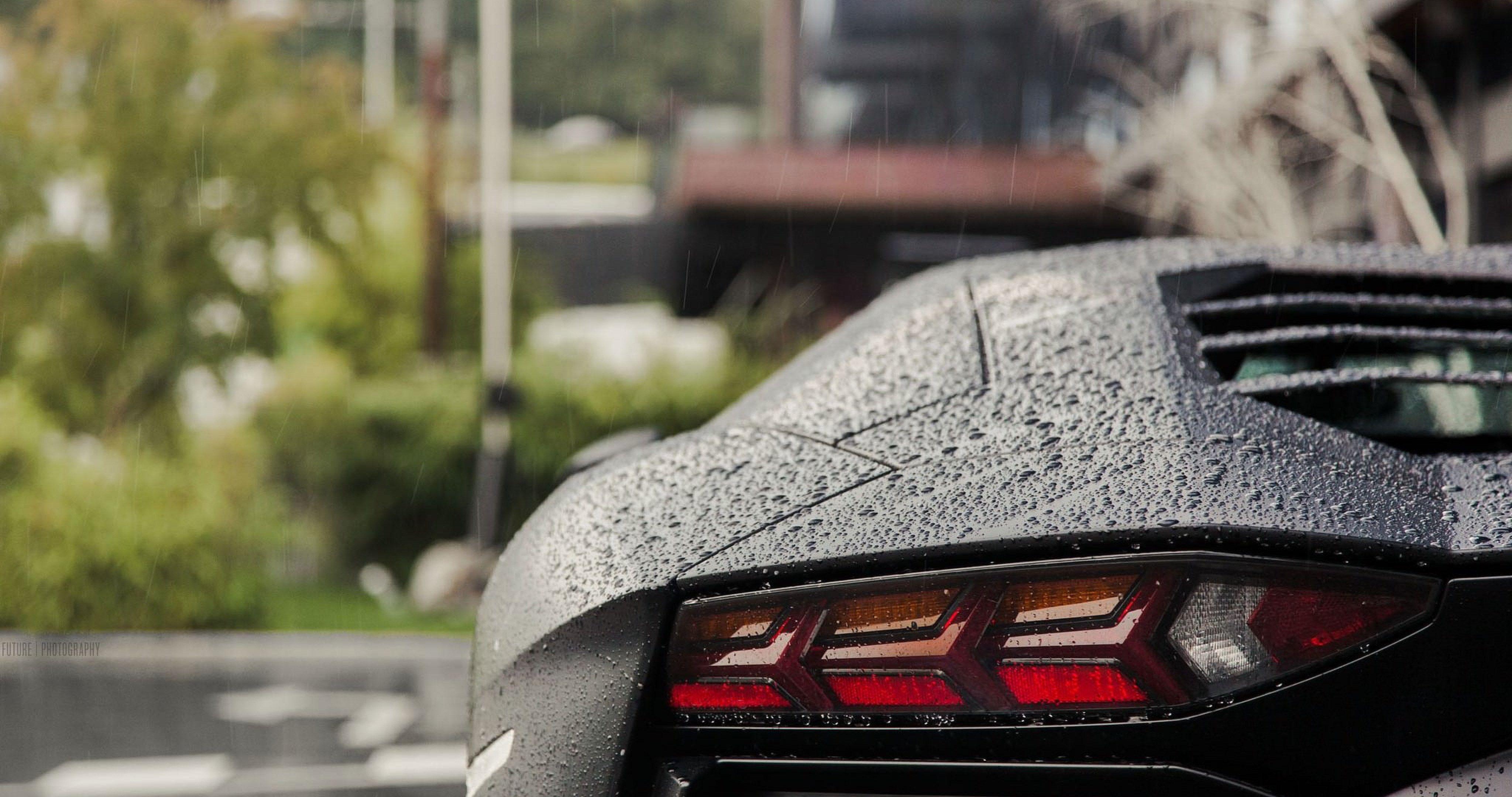4096x2160 lamborghini in rain 4k ultra HD wallpaper High quality walls