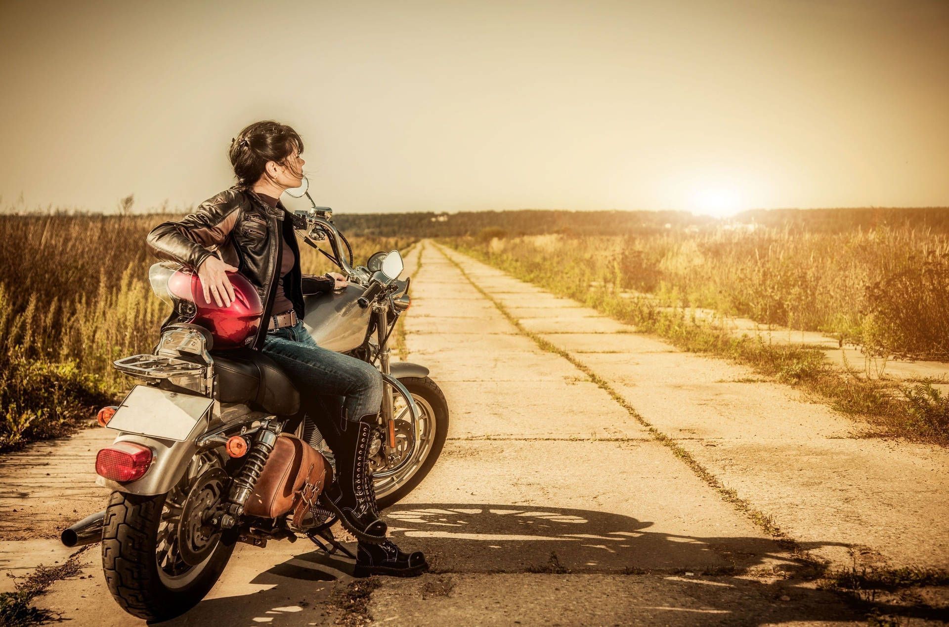 1920x1270 Woman Vintage Motorcycle Wallpaper