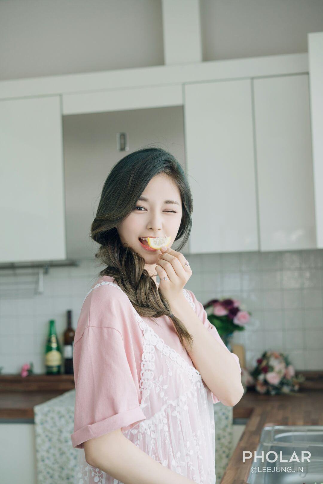 1080x1618 Tzuyu Wallpaper