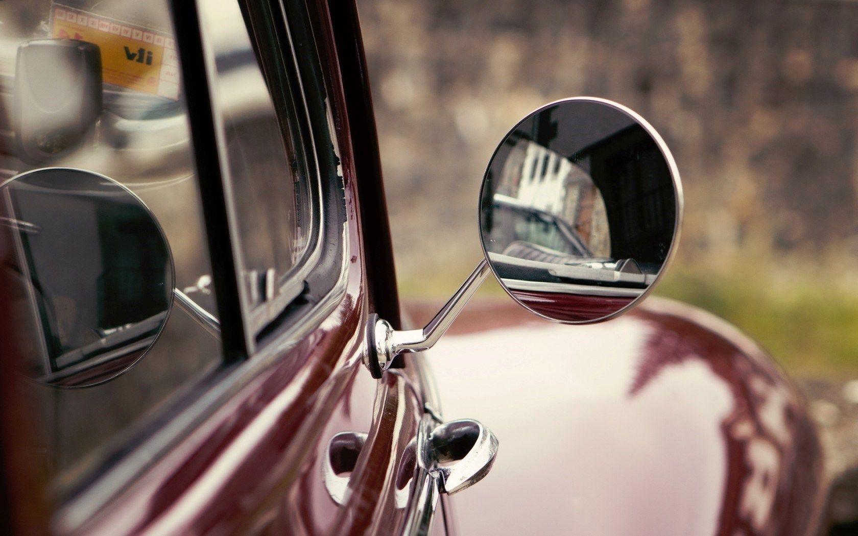 1680x1050 Mirror Classic Car wallpaperx1050