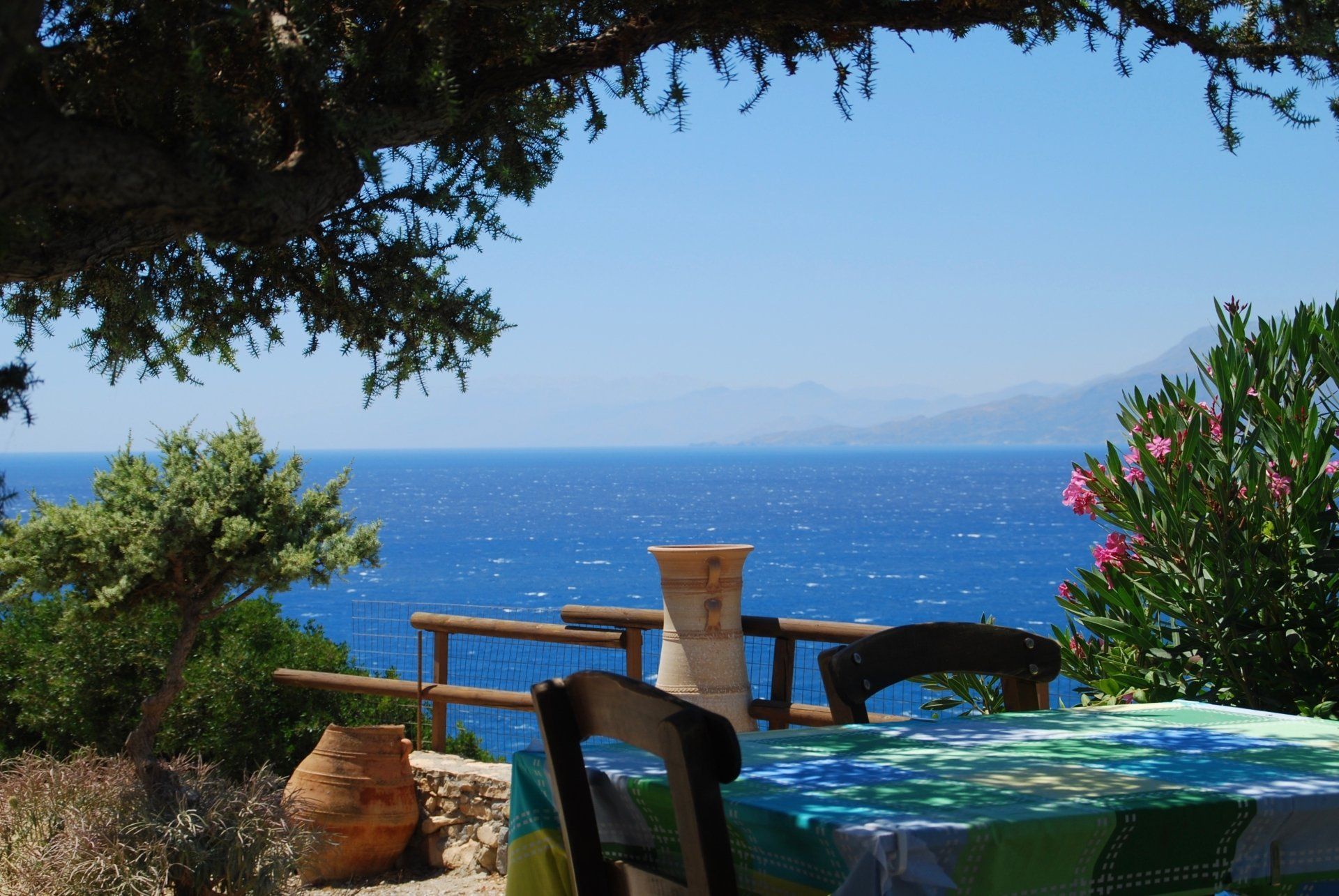 1920x1285 Scenic Crete: A Serene HD Wallpaper