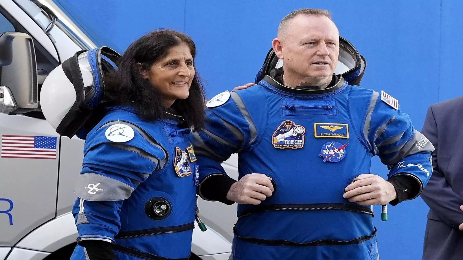 1600x900 NASA astronauts Sunita Williams