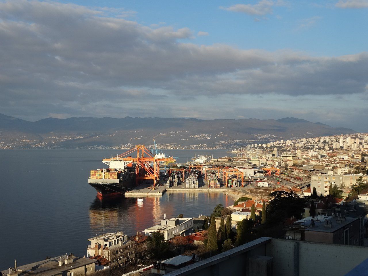 1280x960 Tower Center, Rijeka of Tower
