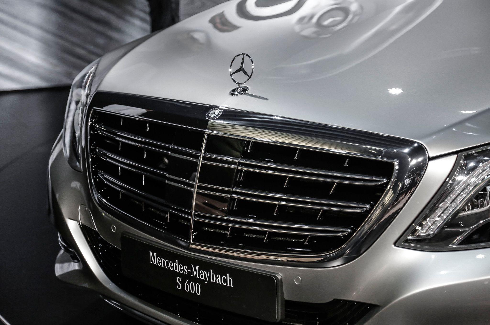 2048x1360 Automotive Wallpaper Benz